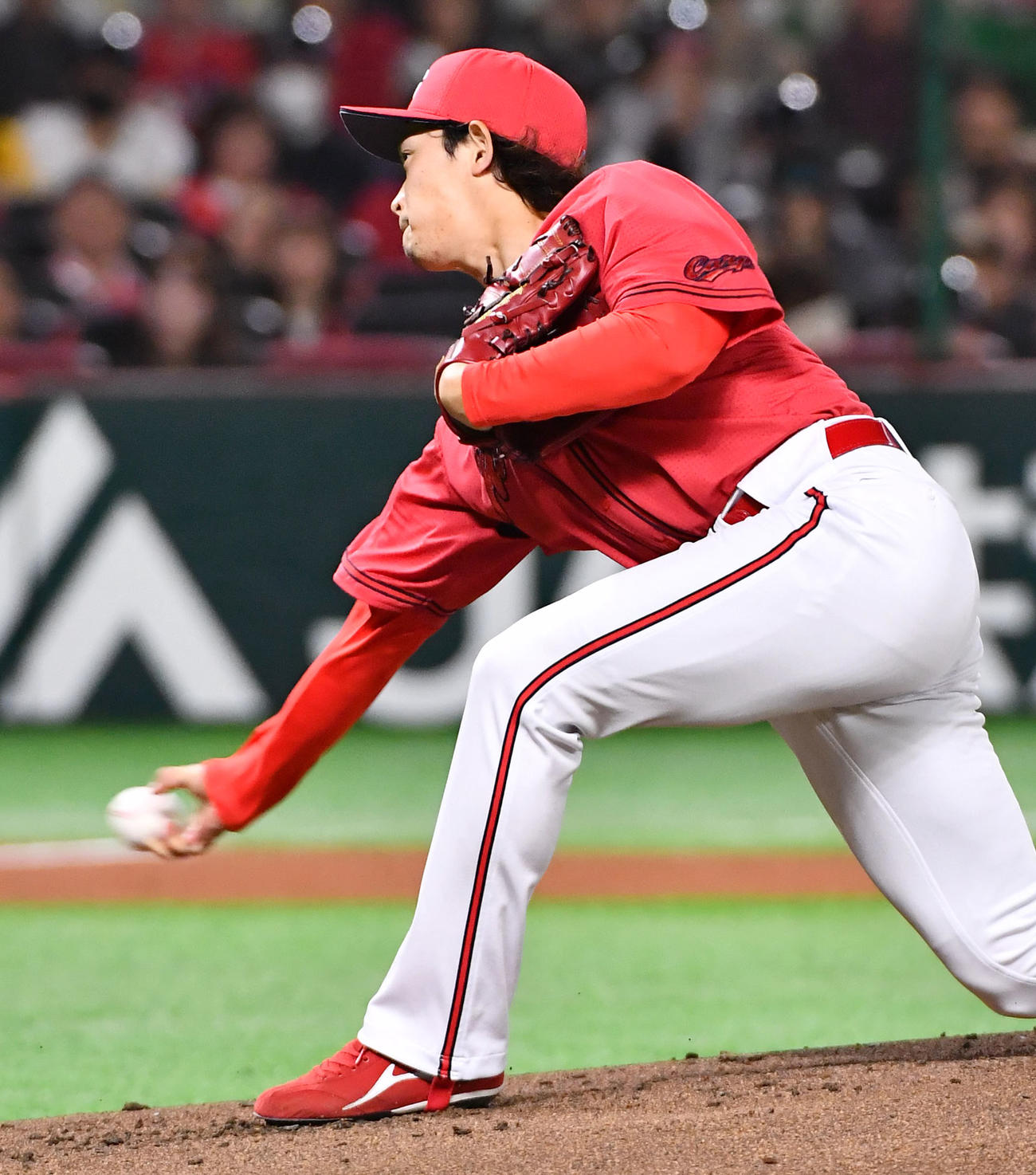 ソフトバンク対広島　広島先発の鈴木（撮影・岩下翔太）