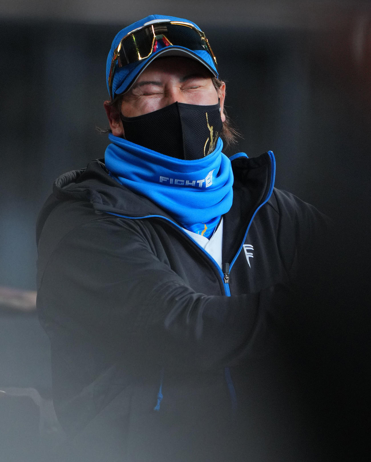 日本ハム対ヤクルト　ベンチでさまざまな表情を見せる日本ハム新庄監督（撮影・垰建太）