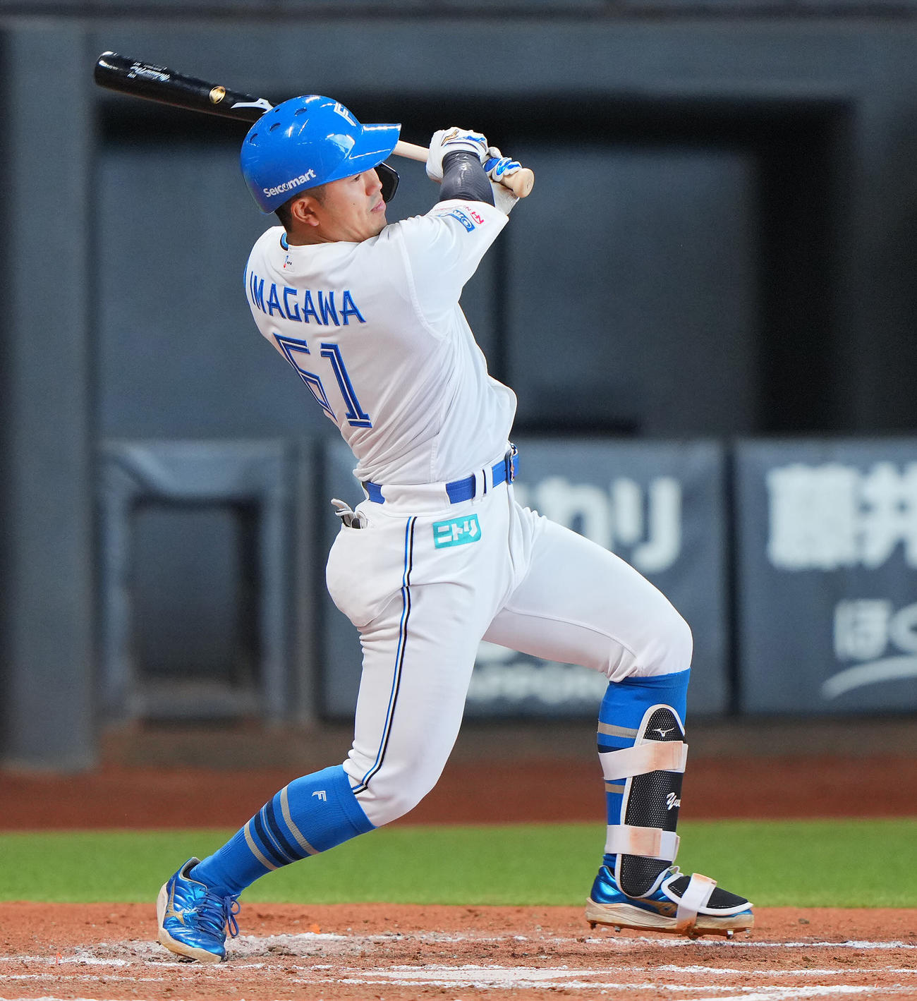 日本ハム対ヤクルト　6回裏日本ハム2死一、二塁、適時打を放つ今川（撮影・垰建太）