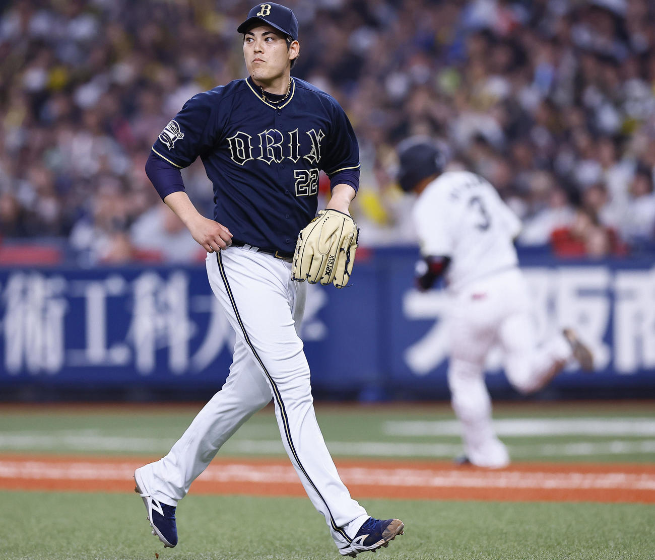 オリックス対阪神　1回裏阪神2死二、三塁、大山に2点適時二塁打を許す九里（撮影・藤尾明華）