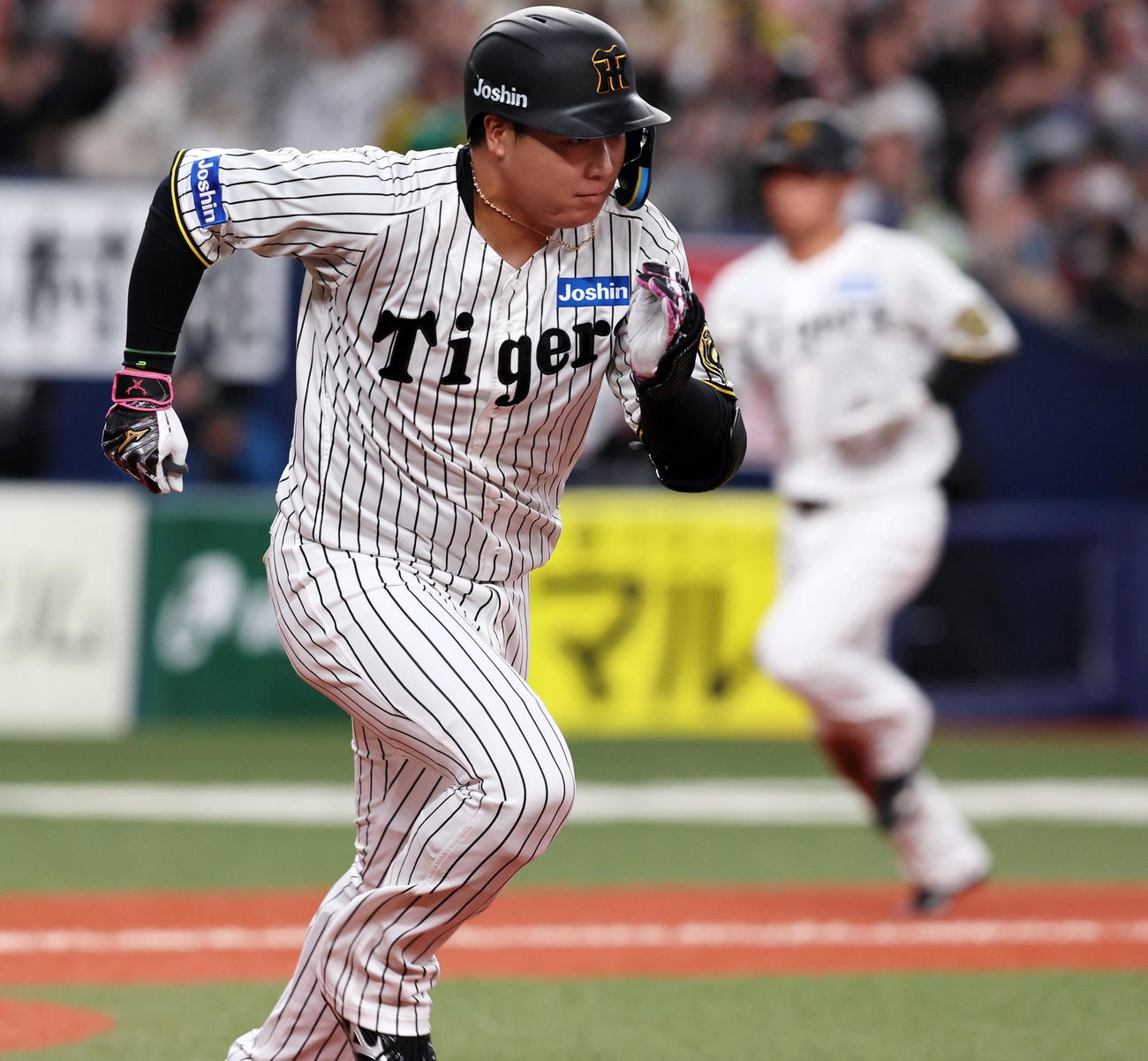 阪神対オリックス　1回裏阪神2死二、三塁、大山は左越え適時2点二塁打を放つ（撮影・加藤哉）