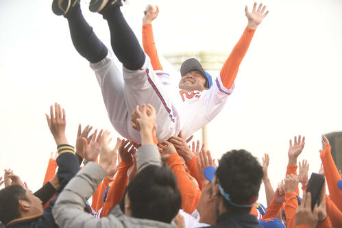 オイシックス】高山俊“盟友”日本ハム上原健太から勝ち越し打 本拠地