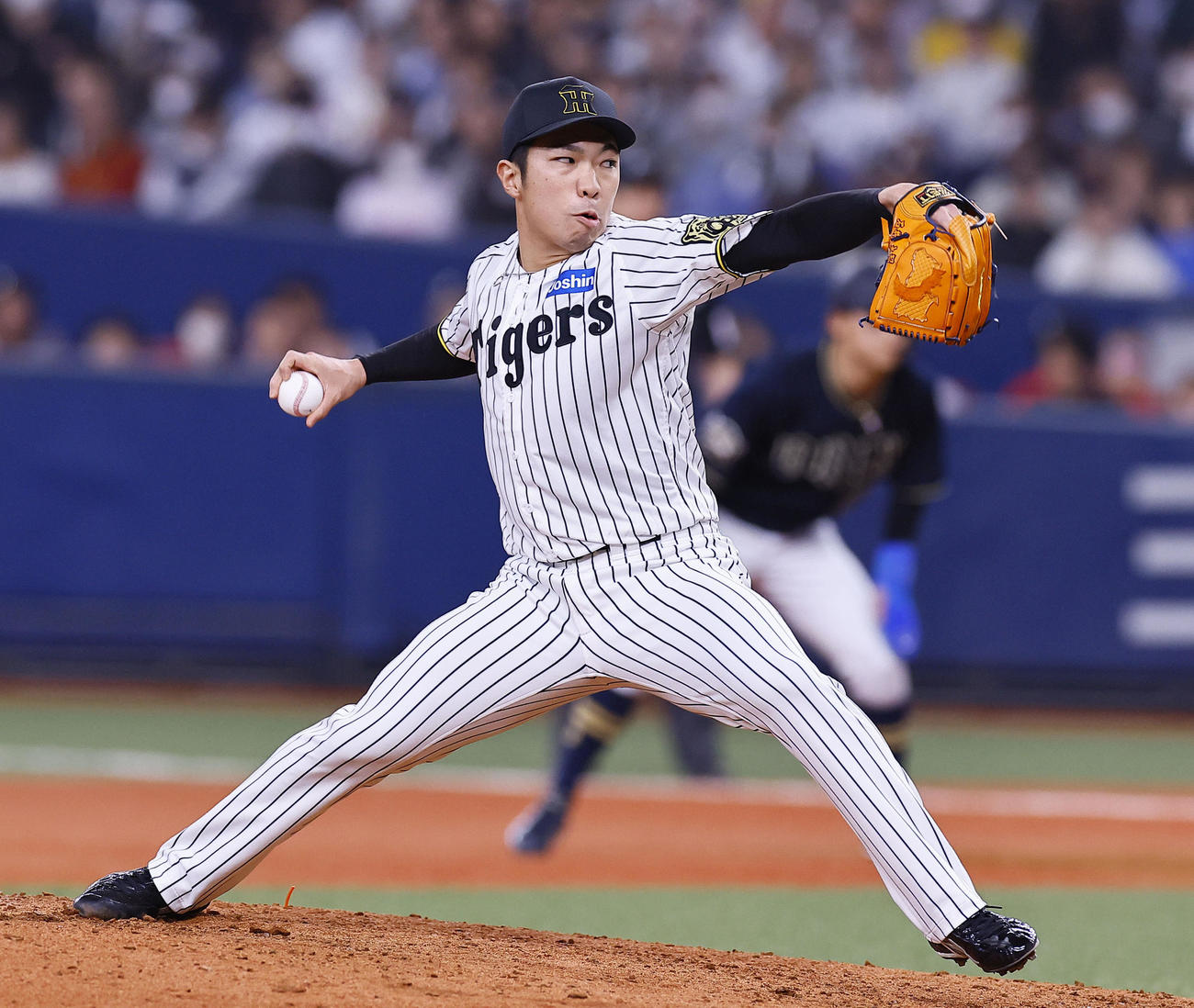 オリックス対阪神　9回途中、6番手で登板した阪神石井（撮影・藤尾明華）