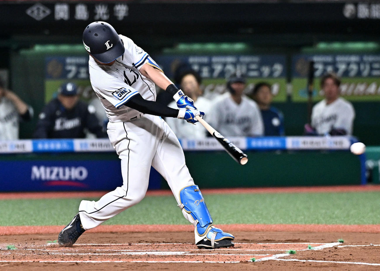 西武対DeNA 6回裏西武無死、野村大は左前打を放つ（撮影・滝沢徹郎）