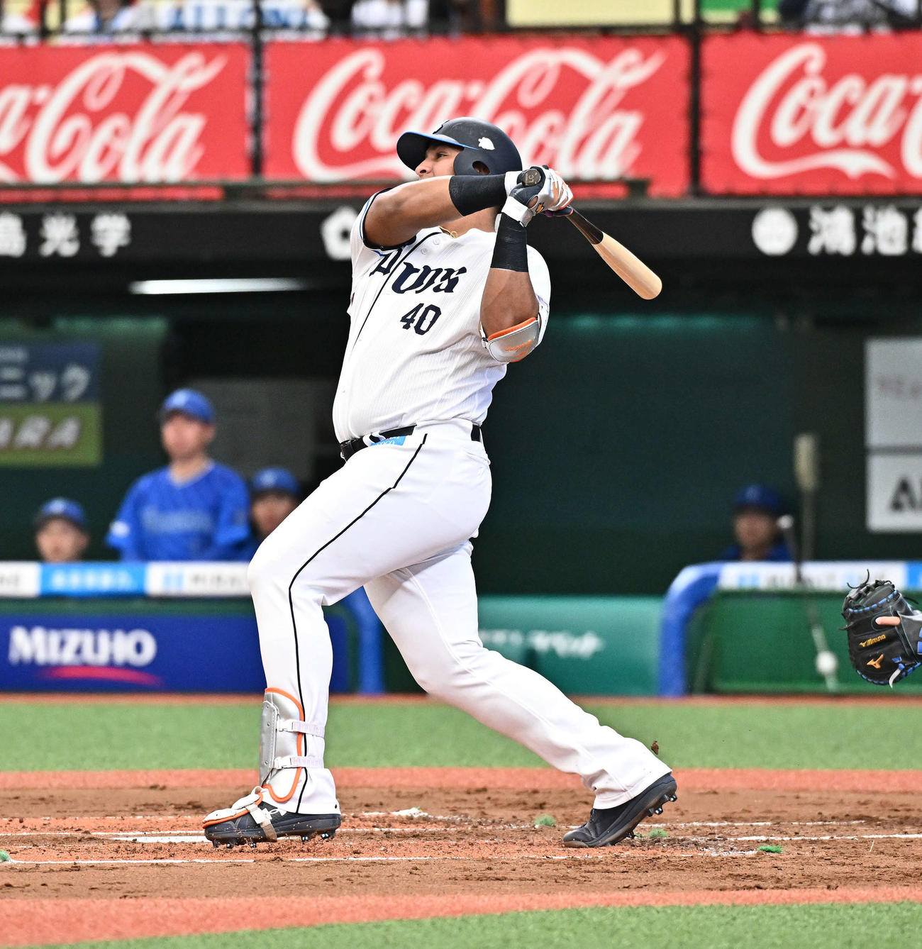 西武対DeNA 2回裏西武無死、セデーニョは中前打を放つ（撮影・滝沢徹郎）