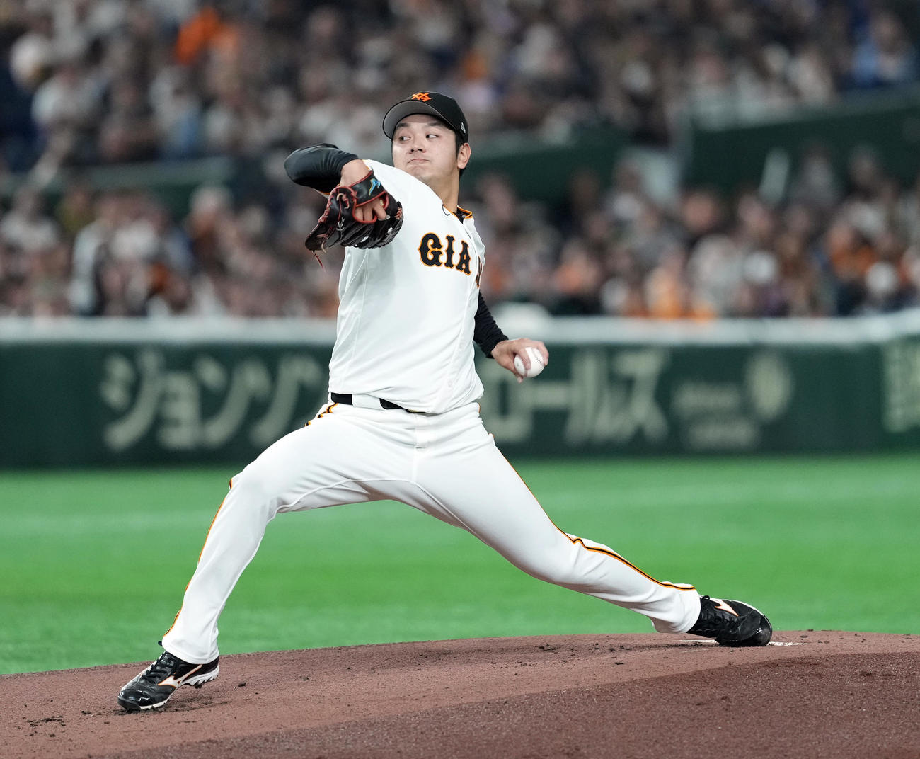 巨人対ロッテ　巨人の先発石川（撮影・たえ見朱実）