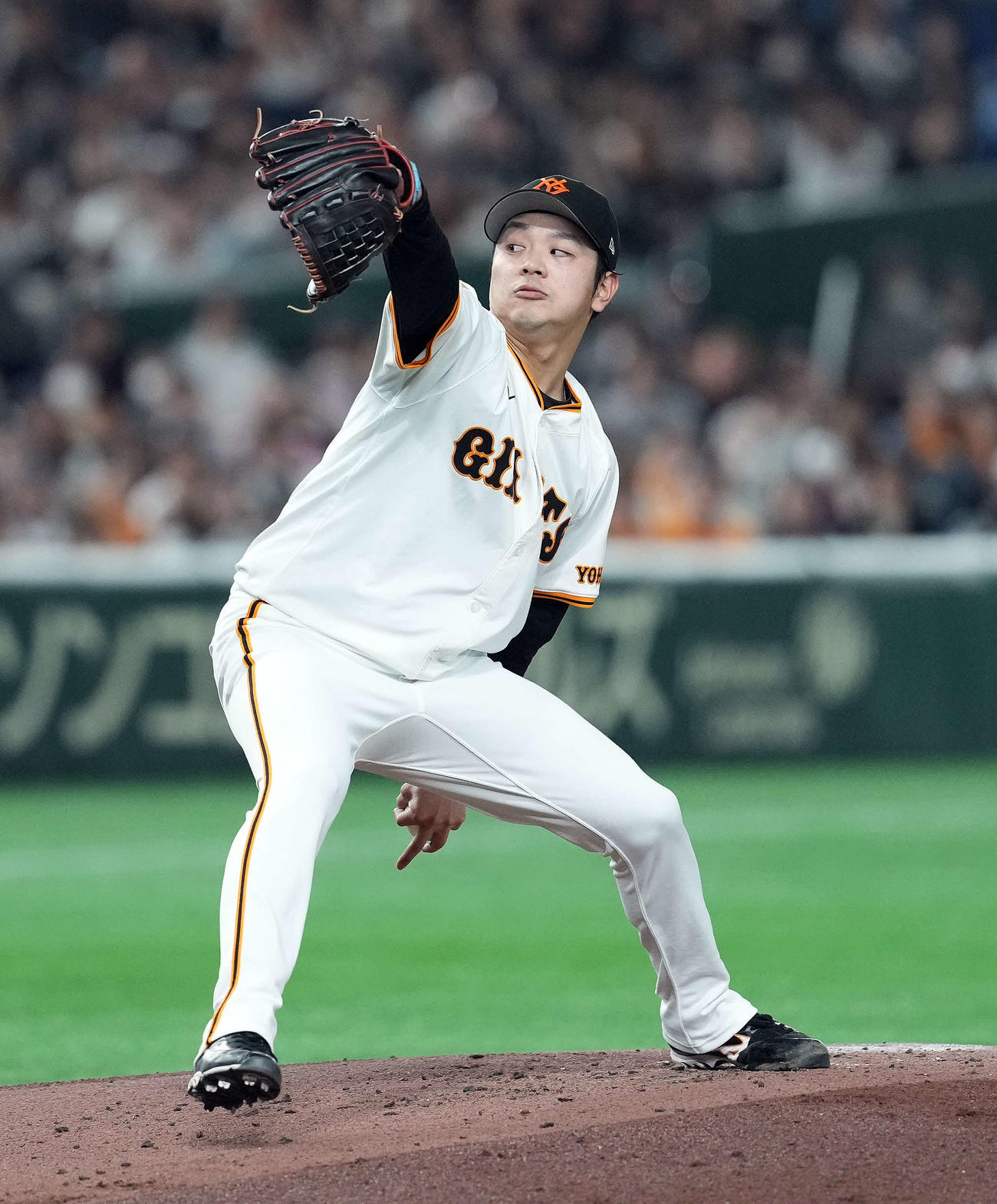 巨人対ロッテ　巨人の先発石川（撮影・たえ見朱実）