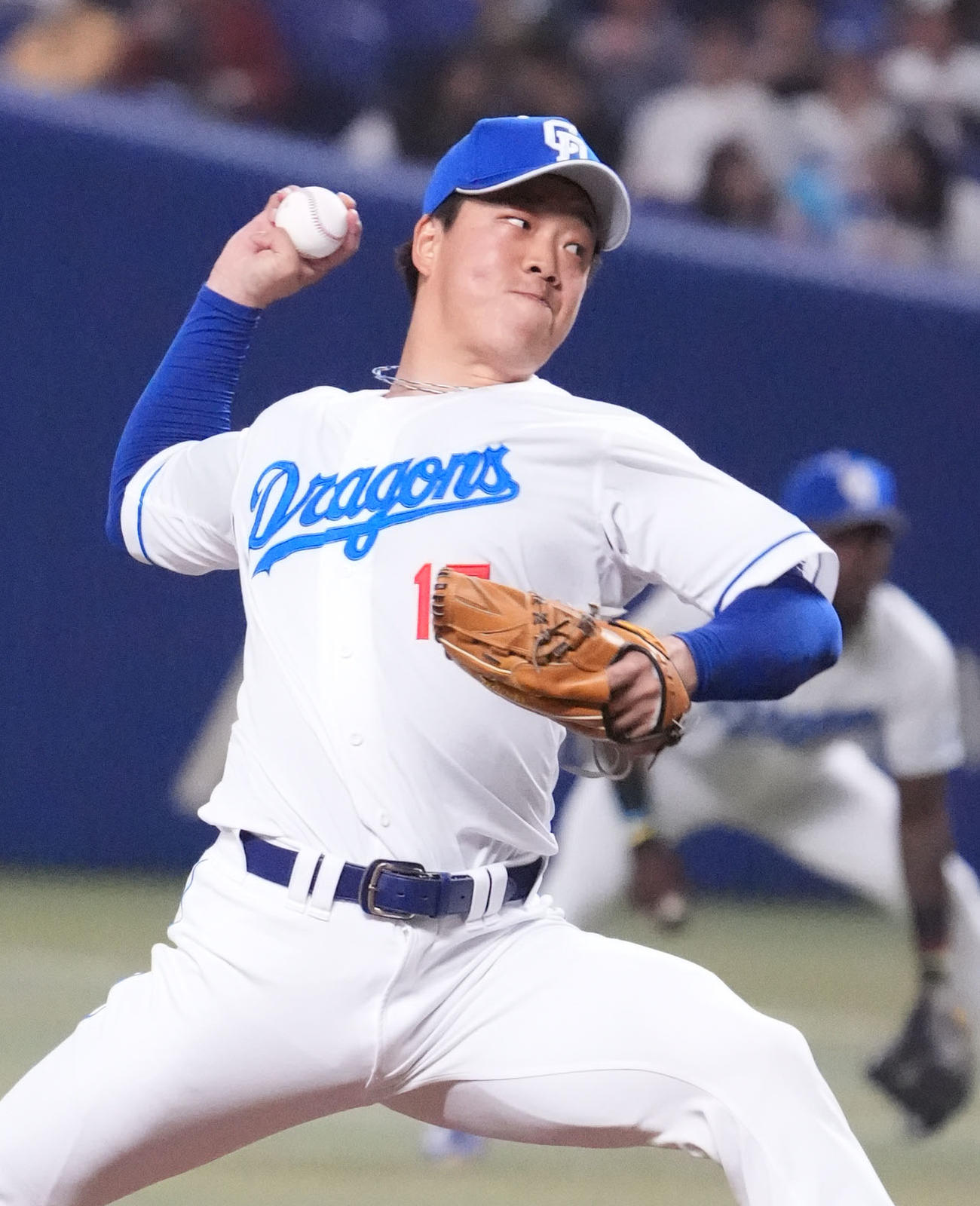 中日対楽天　1回表、登板する中日先発の柳（撮影・森本幸一）
