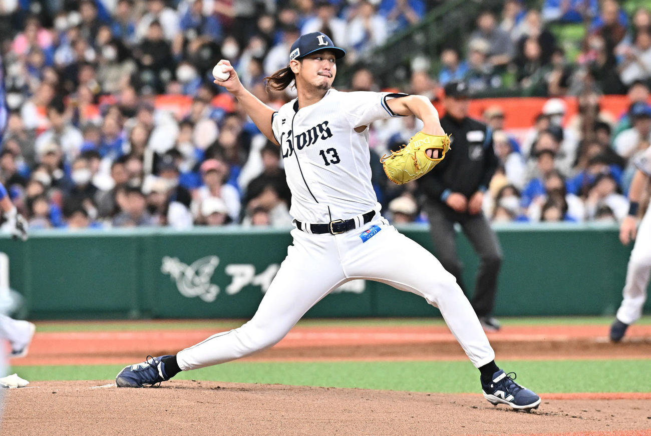 西武対DeNA　西武先発の高橋（撮影・滝沢徹郎）