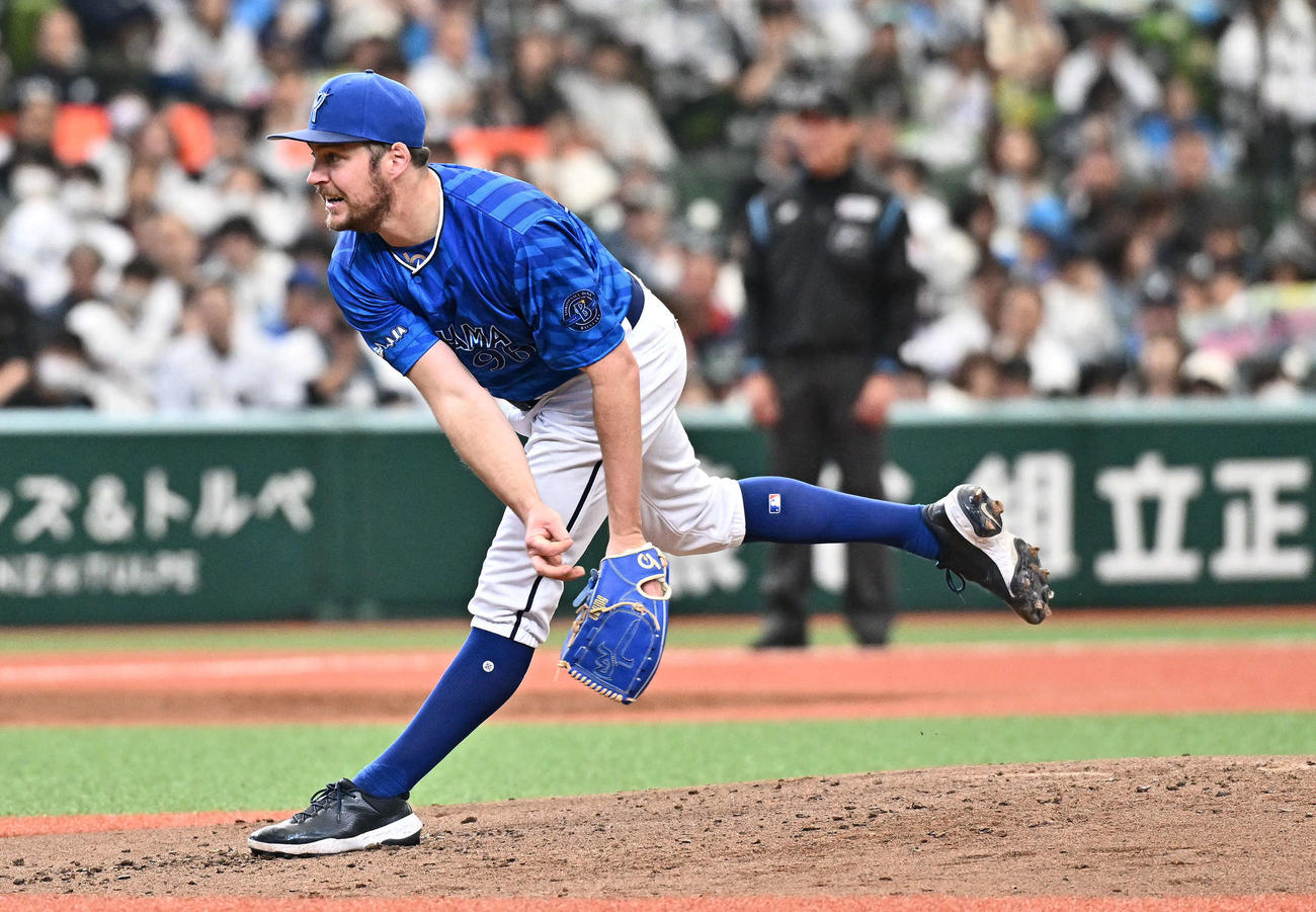 西武対DeNA DeNA先発のバウアー（撮影・滝沢徹郎）