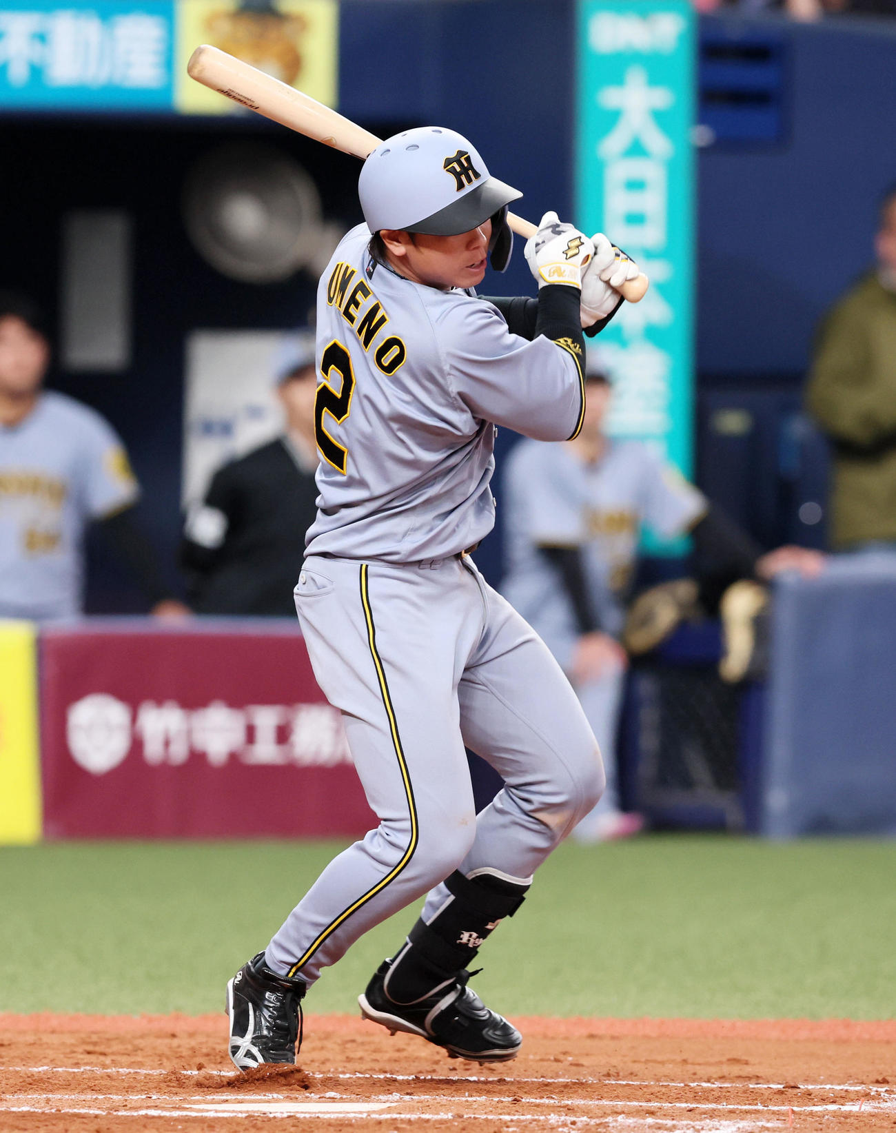 オリックス対阪神　7回表阪神1死三塁、梅野は適時内野安打を放つ（撮影・加藤哉）