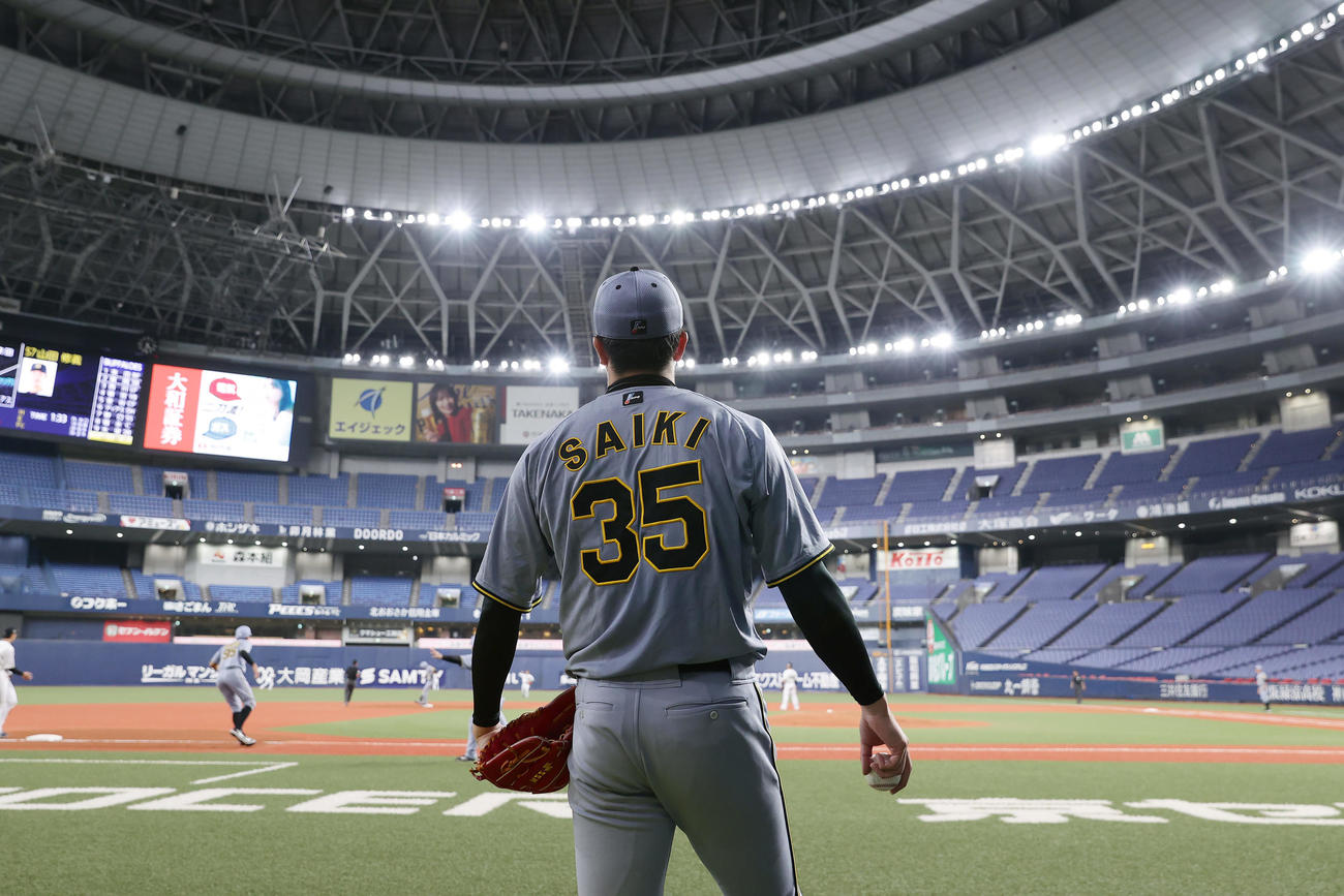 ウエスタン・リーグ　オリックス対阪神　6回裏の投球に備える阪神才木（撮影・前田充）
