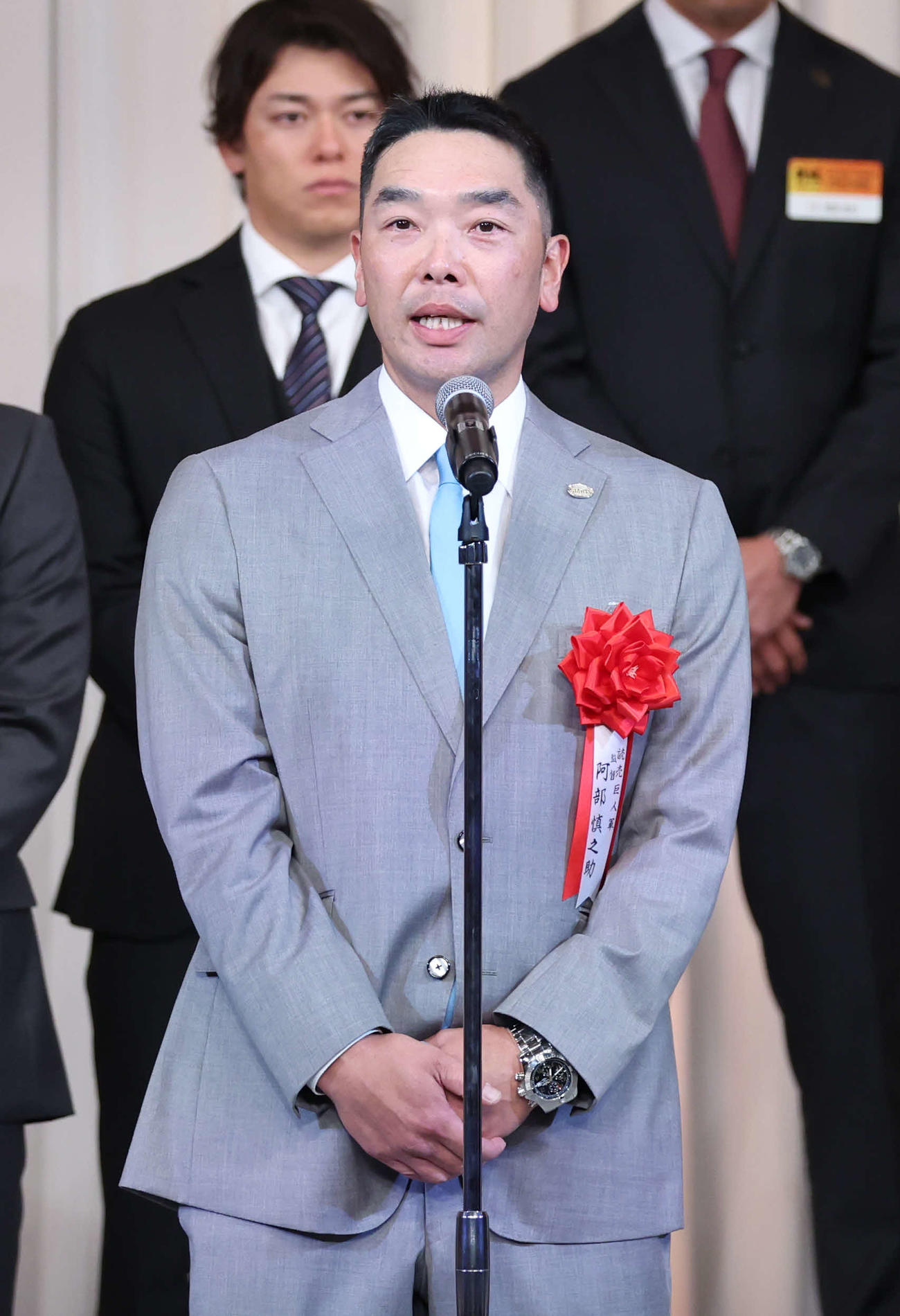 読売巨人軍激励会であいさつする巨人阿部監督（代表撮影）