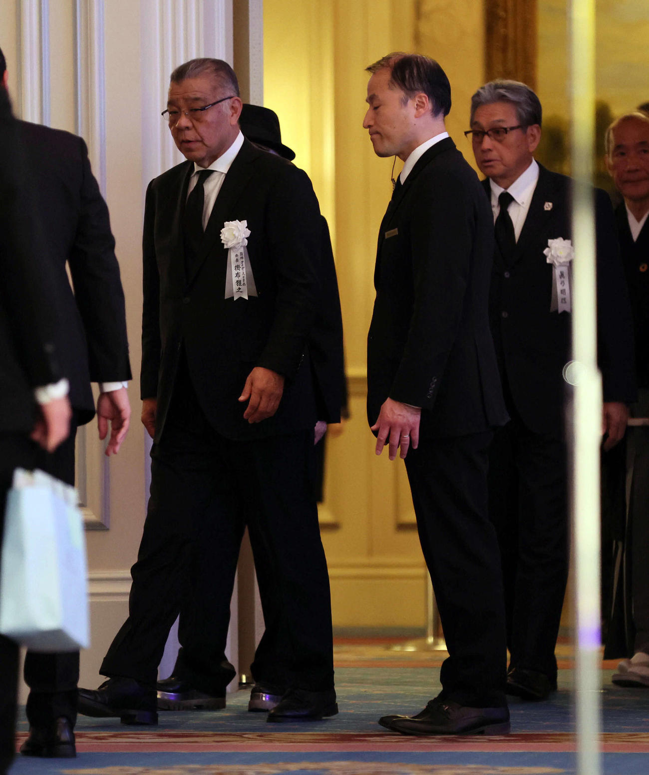 吉田義男さんお別れの会に姿を見せた掛布雅之氏（左）と真弓明信氏