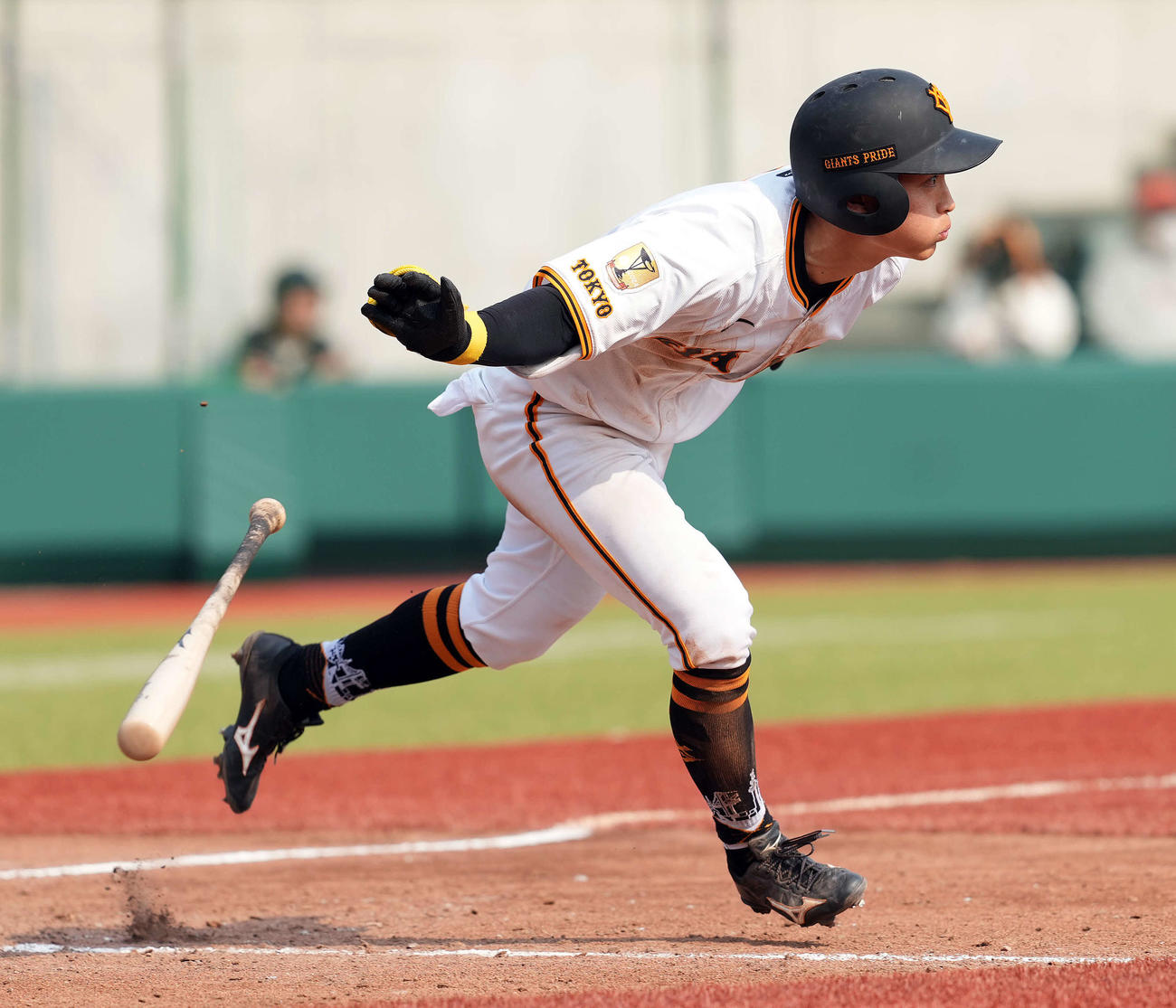 巨人対オイシックス　5回裏巨人2死満塁、右前に2点適時打を放つ浦田（撮影・たえ見朱実）