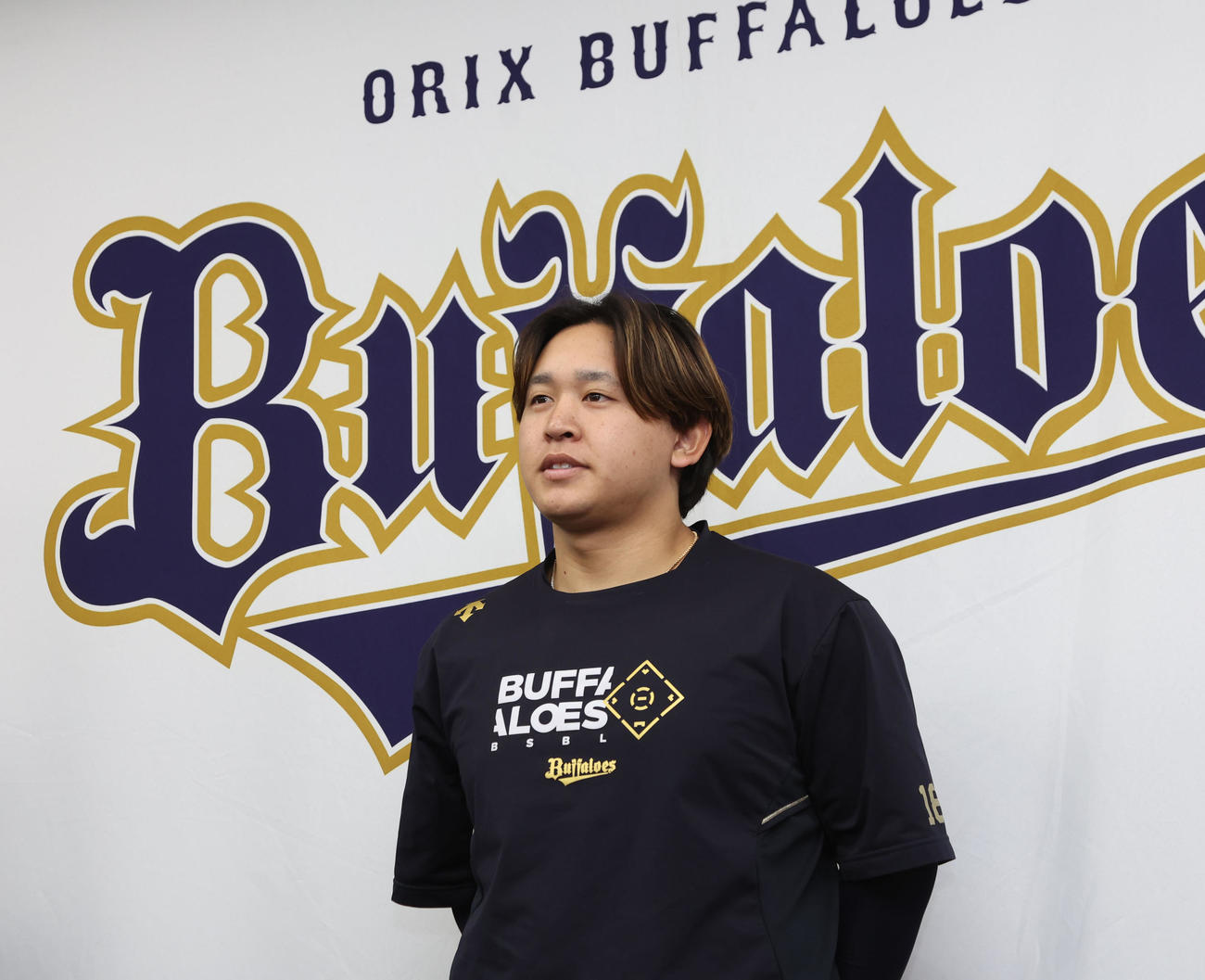 開幕を前日に控え、オリックスの開幕投手宮城は会見を行う（撮影・西尾就之）