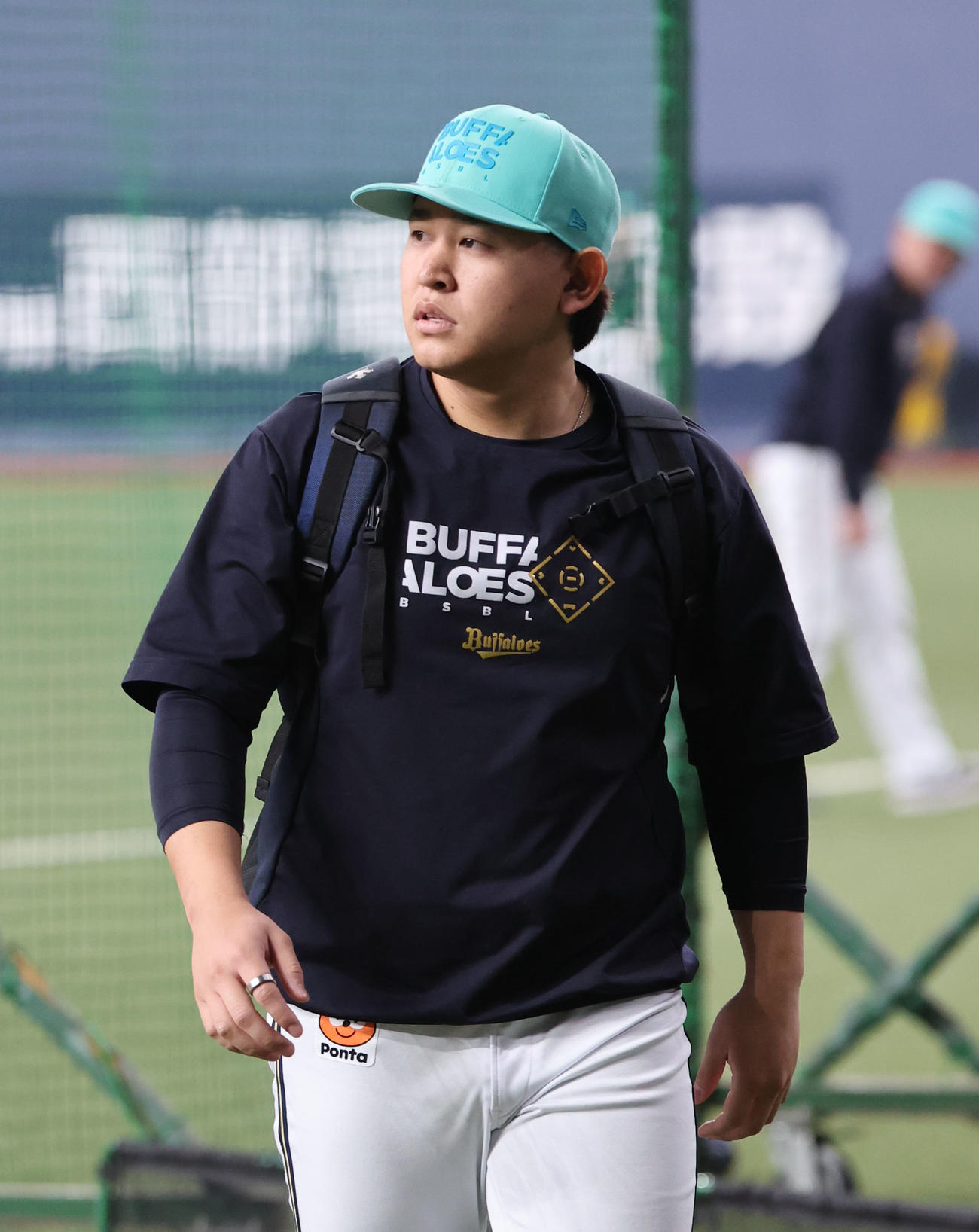開幕前日練習を終えたオリックス宮城は引き揚げる（撮影・西尾就之）