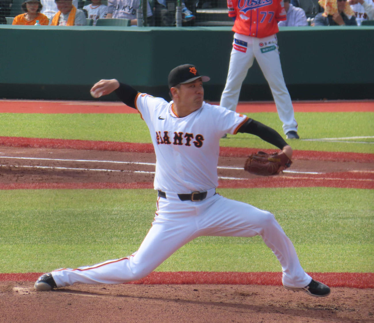 巨人対オイシックス　先発し力投する巨人田中将（撮影・水谷京裕）