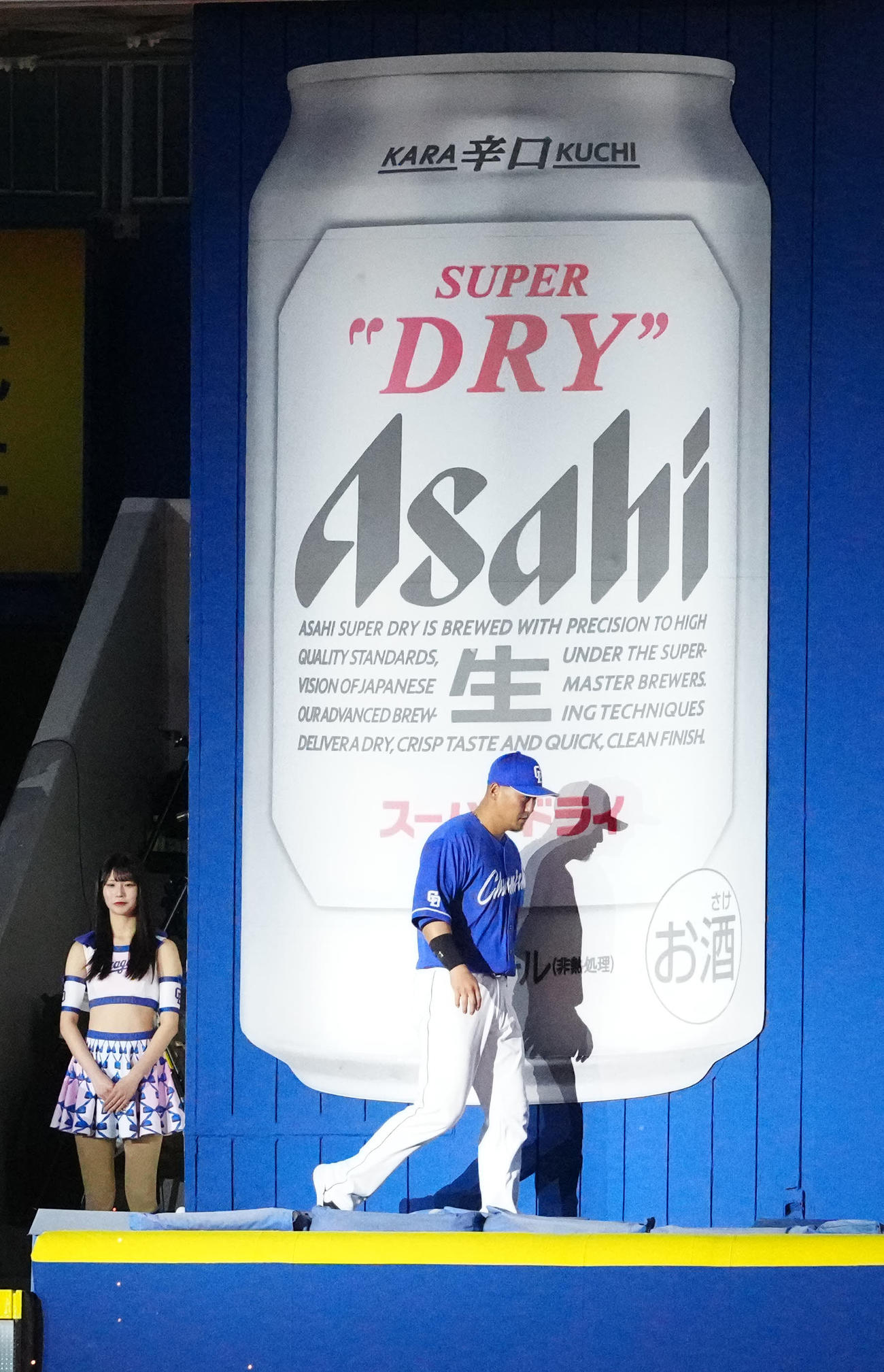 DeNA対中日　試合前、開幕セレモニーで入場する中日中田（撮影・江口和貴）