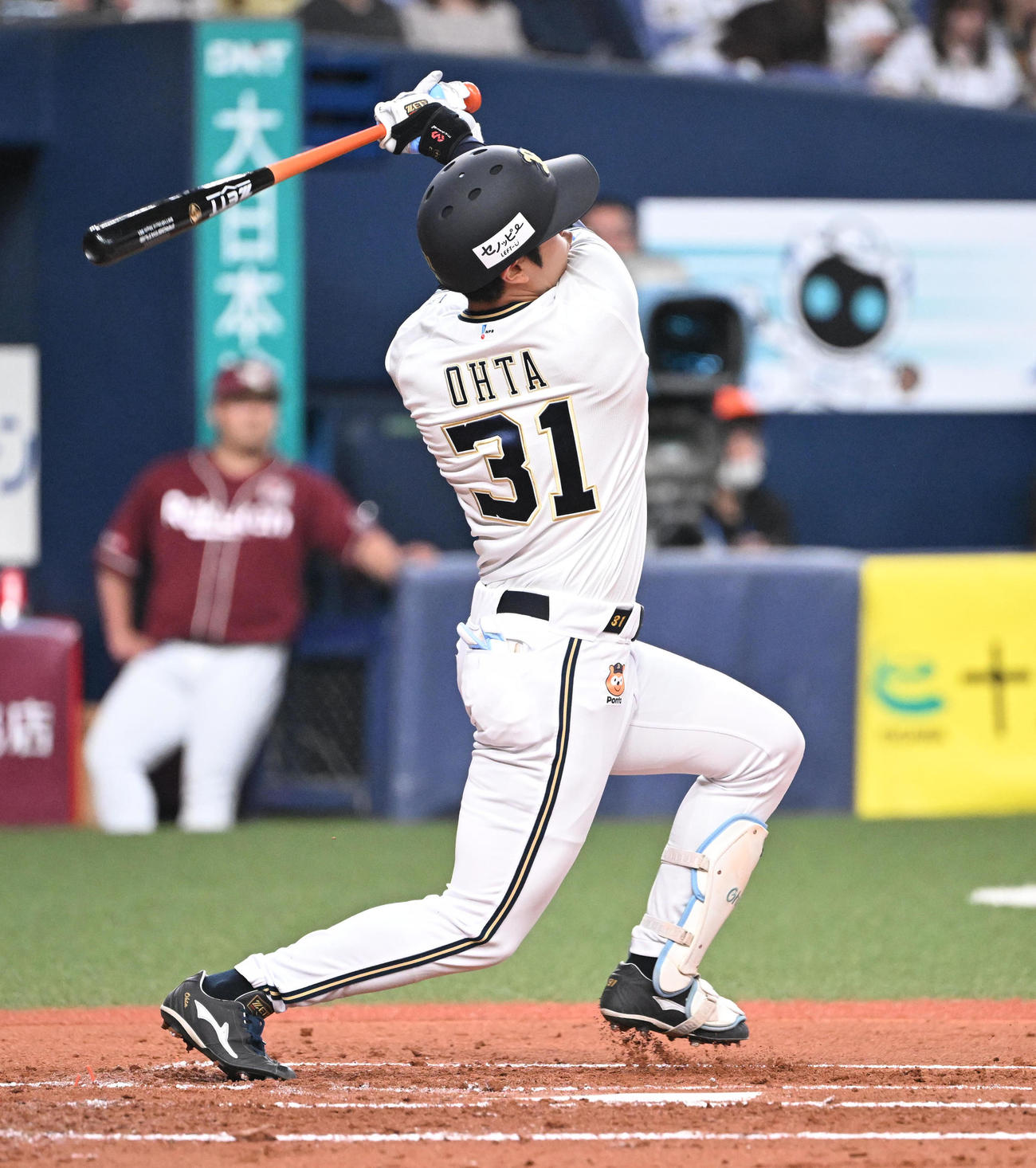 オリックス対楽天　2回裏オリックス1死一塁、先制の左越え2点本塁打を放つ太田（撮影・和賀正仁）