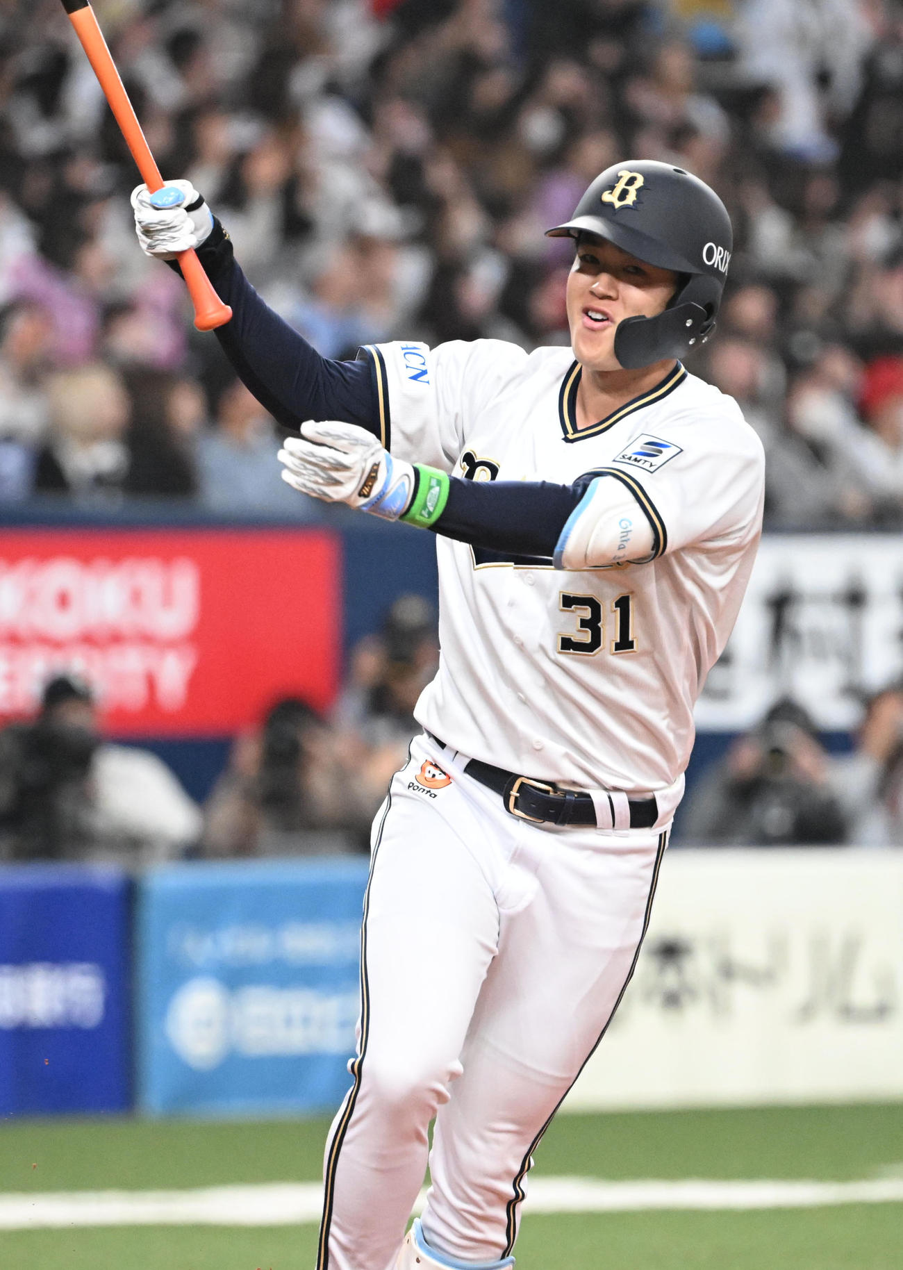 オリックス対楽天　2回裏オリックス1死一塁、先制の左越え2点本塁打を放った太田（撮影・和賀正仁）