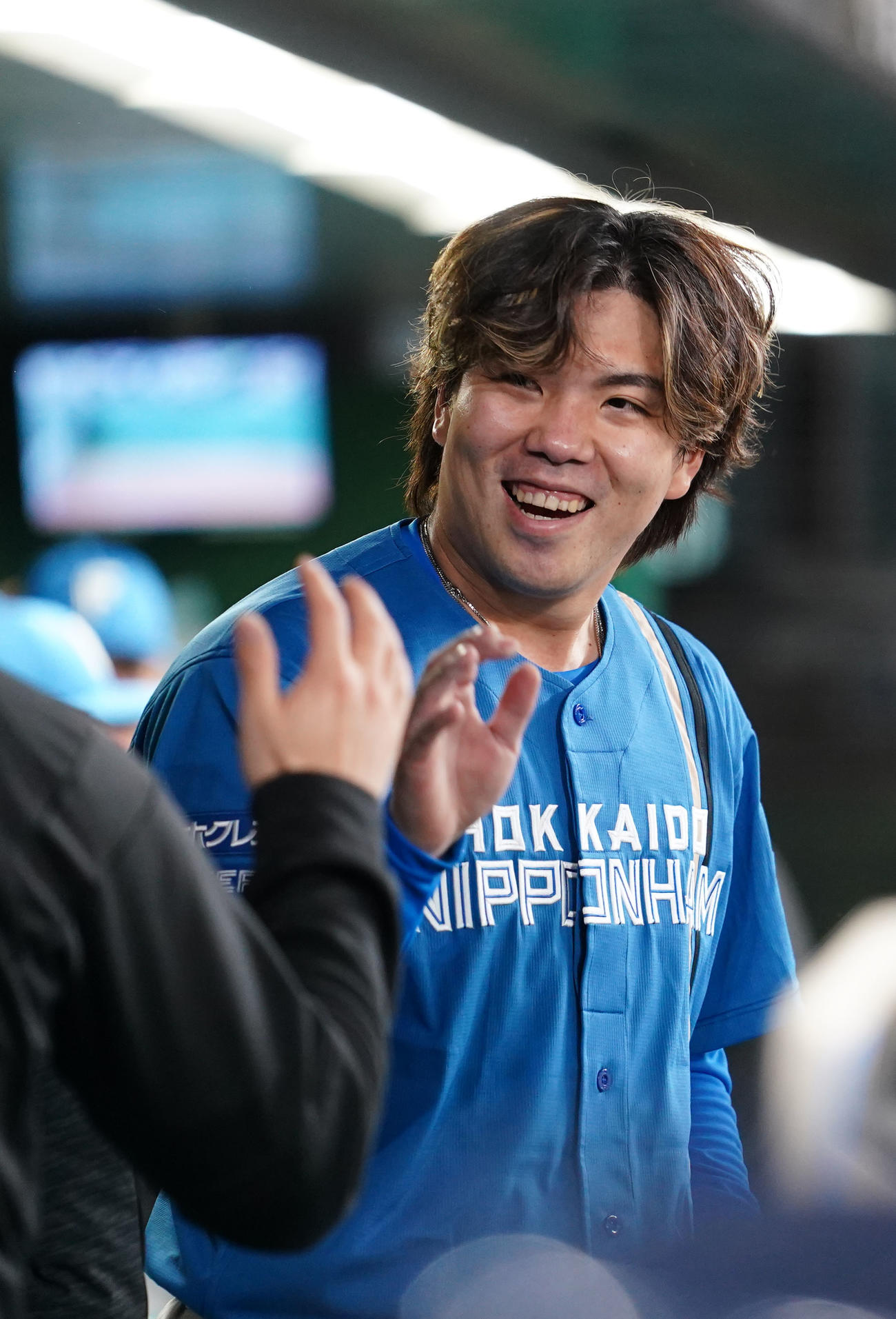 西武対日本ハム　開幕戦を完封勝利で飾り笑顔を見せる日本ハム金村（撮影・横山健太）