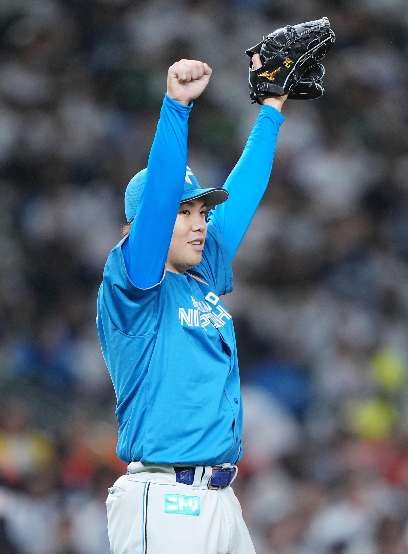 西武対日本ハム　開幕戦を完封勝利で飾りガッツポーズする日本ハム金村（撮影・横山健太）