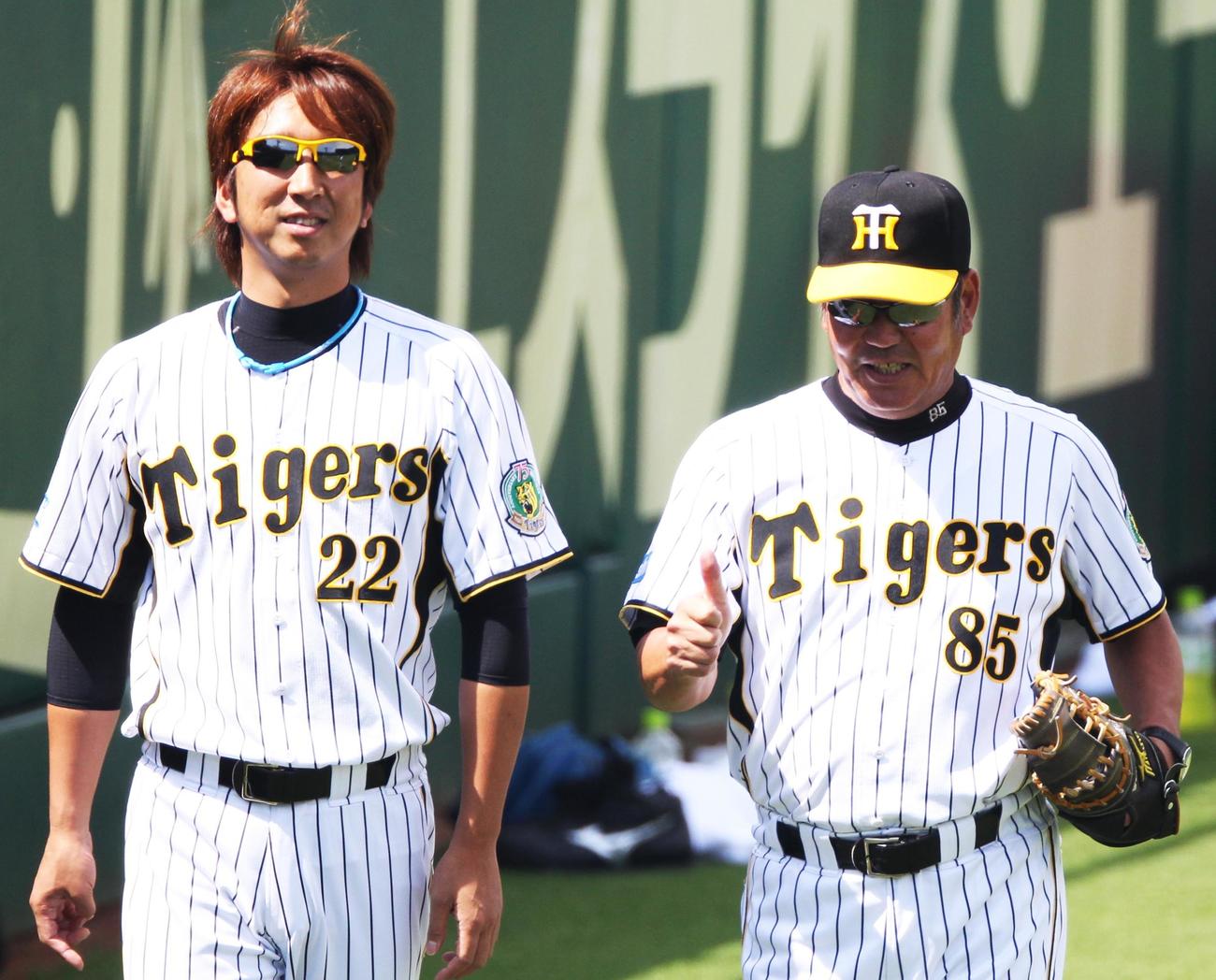 2009年5月、1軍に復帰した阪神藤川と山口高志コーチ