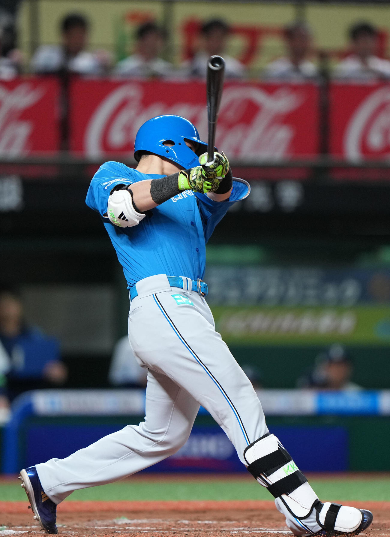 西武対日本ハム　7回表日本ハム無死、右越え本塁打を放つ清宮（撮影・横山健太）