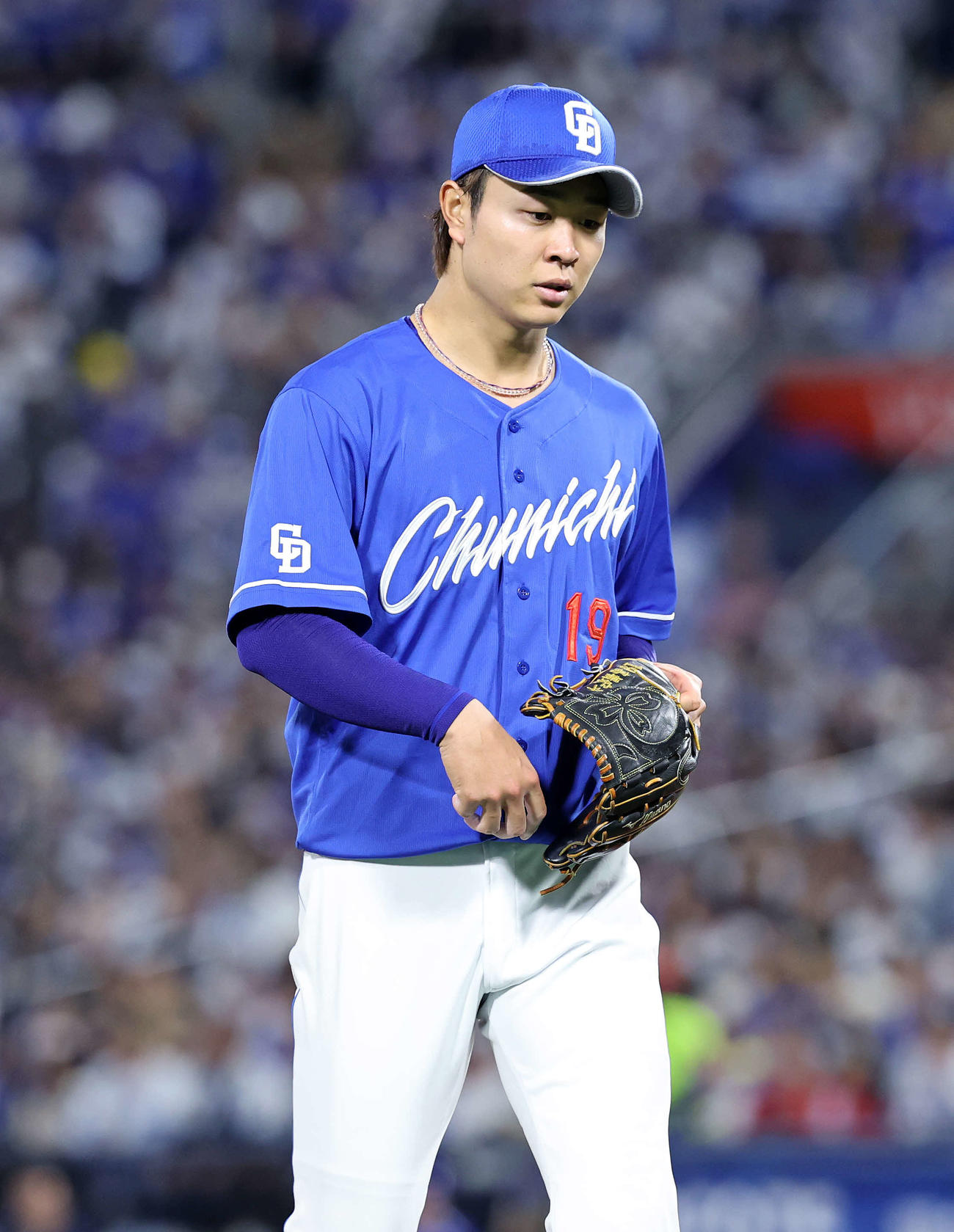 DeNA対中日　6回裏、降板する中日高橋宏（撮影・鈴木正人）　