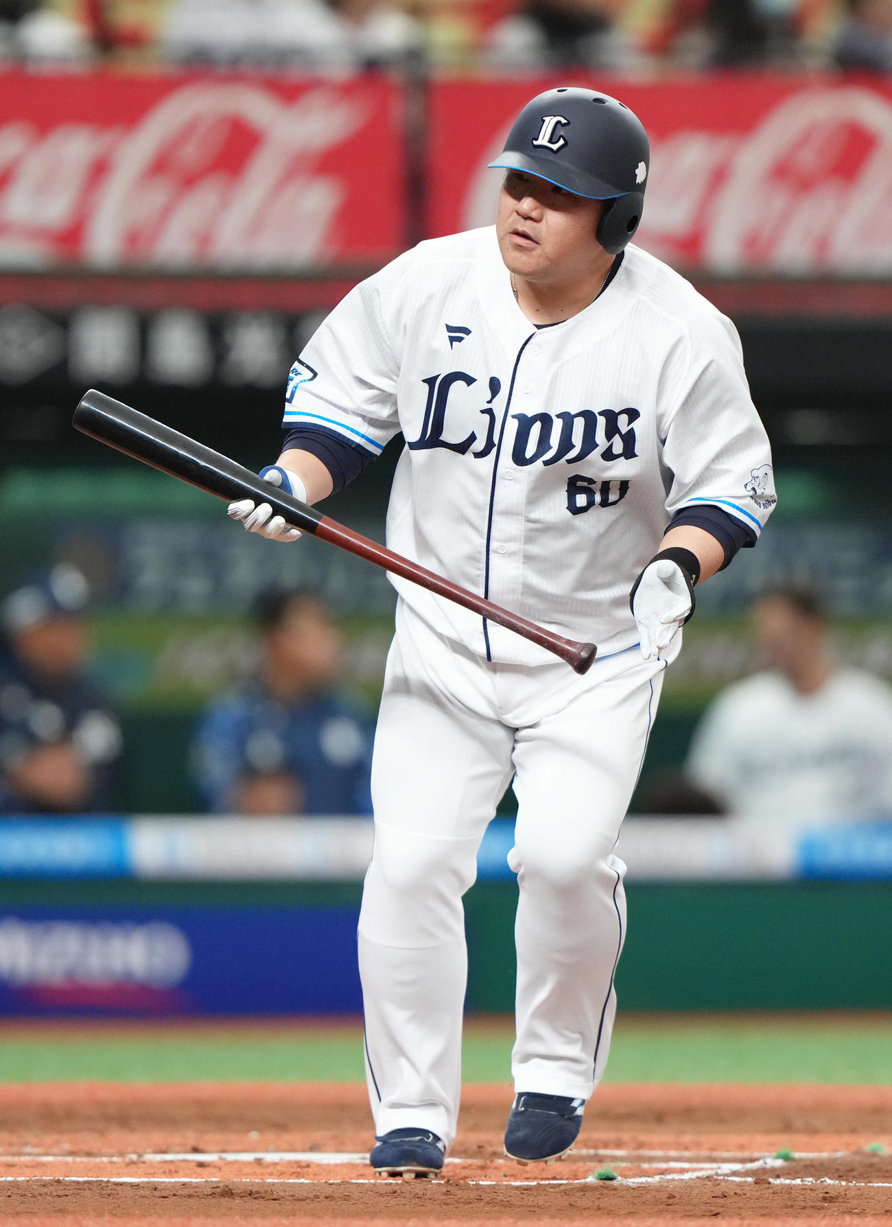 西武対日本ハム　1回裏西武2死一塁、中村剛は左飛に倒れる（撮影・足立雅史）