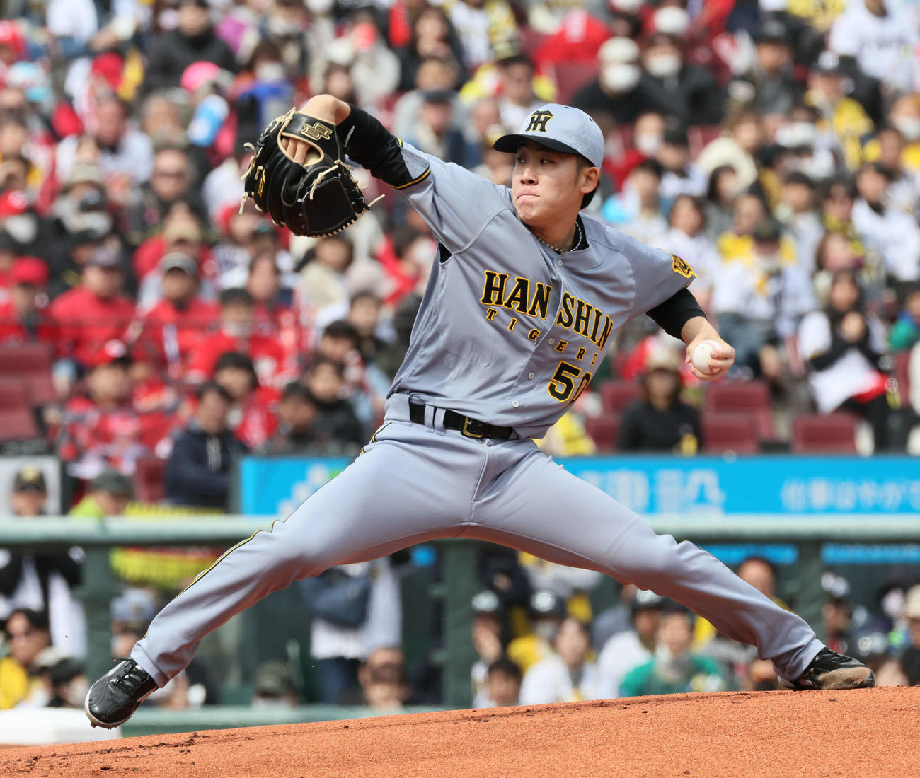 広島対阪神　阪神先発の富田（撮影・加藤孝規）