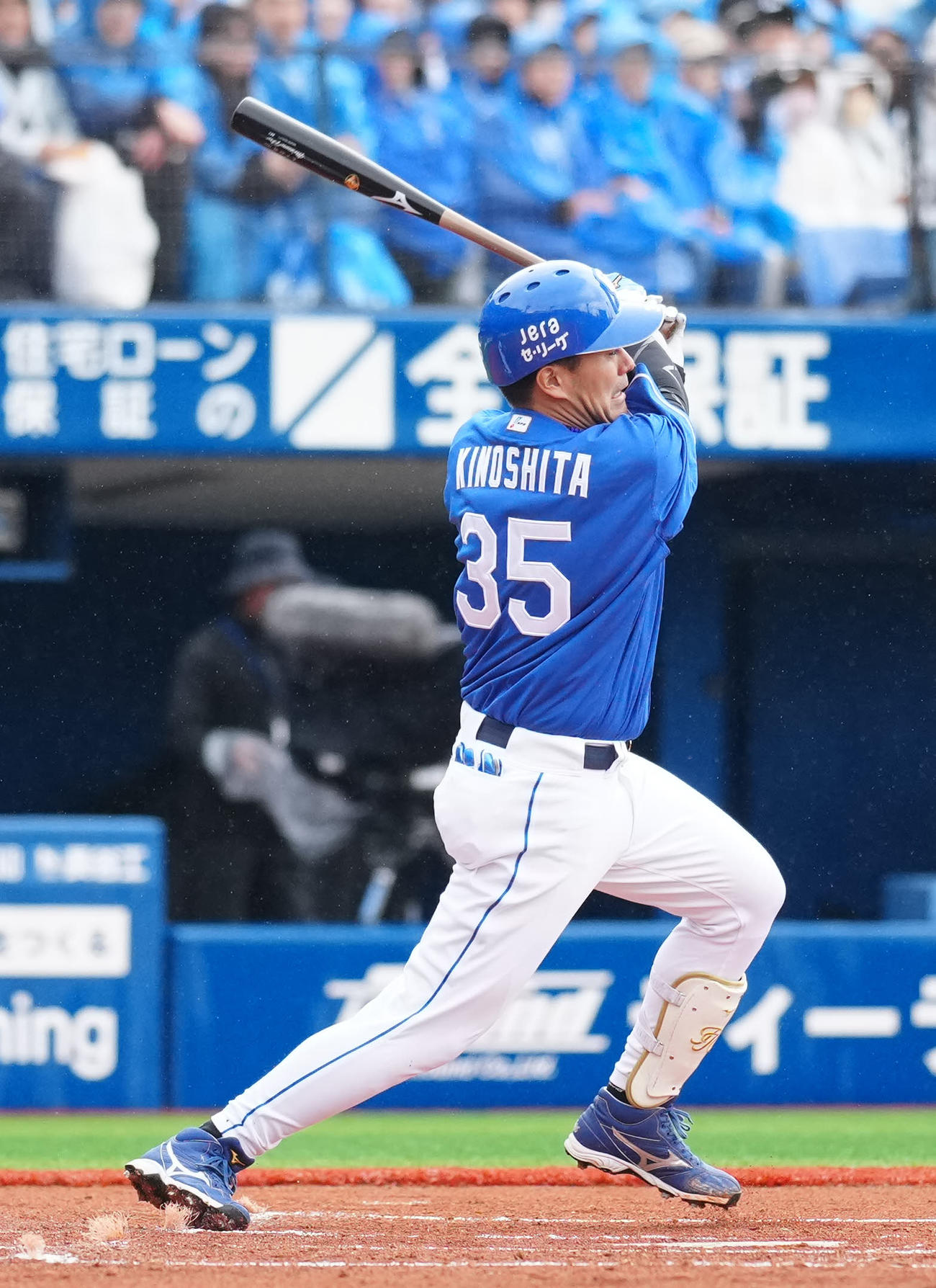 DeNA対中日　2回表中日2死一、三塁、先制適時打を放つ木下（撮影・江口和貴）