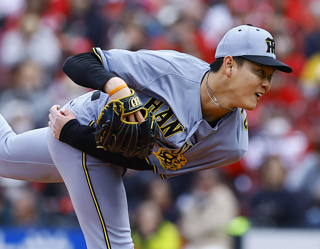 広島対阪神　5回途中、3番手で登板した阪神及川（撮影・藤尾明華）