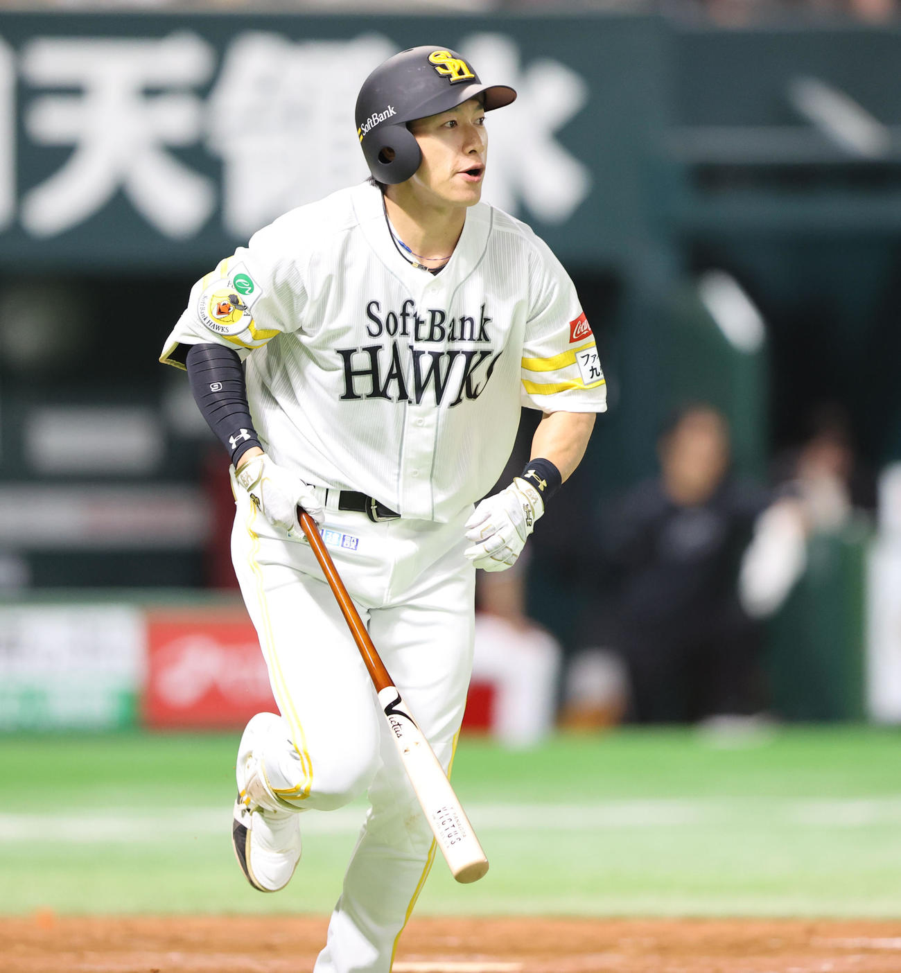 ソフトバンク対ロッテ　5回裏ソフトバンク2死一、二塁、柳田は右中間に逆転となる3点本塁打を放つ（撮影・梅根麻紀）
