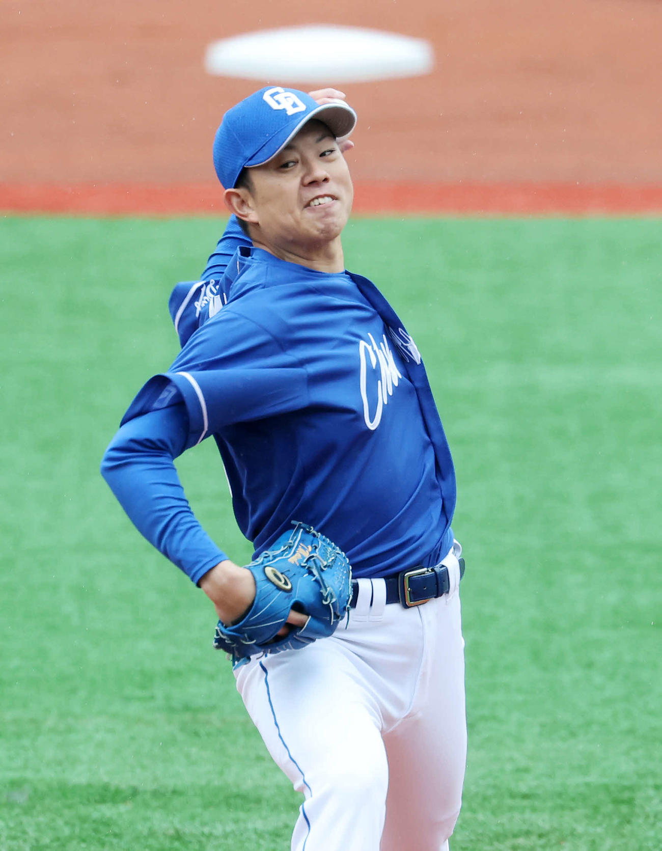 DeNA対中日　力投する中日先発の松葉（撮影・鈴木正人）　
