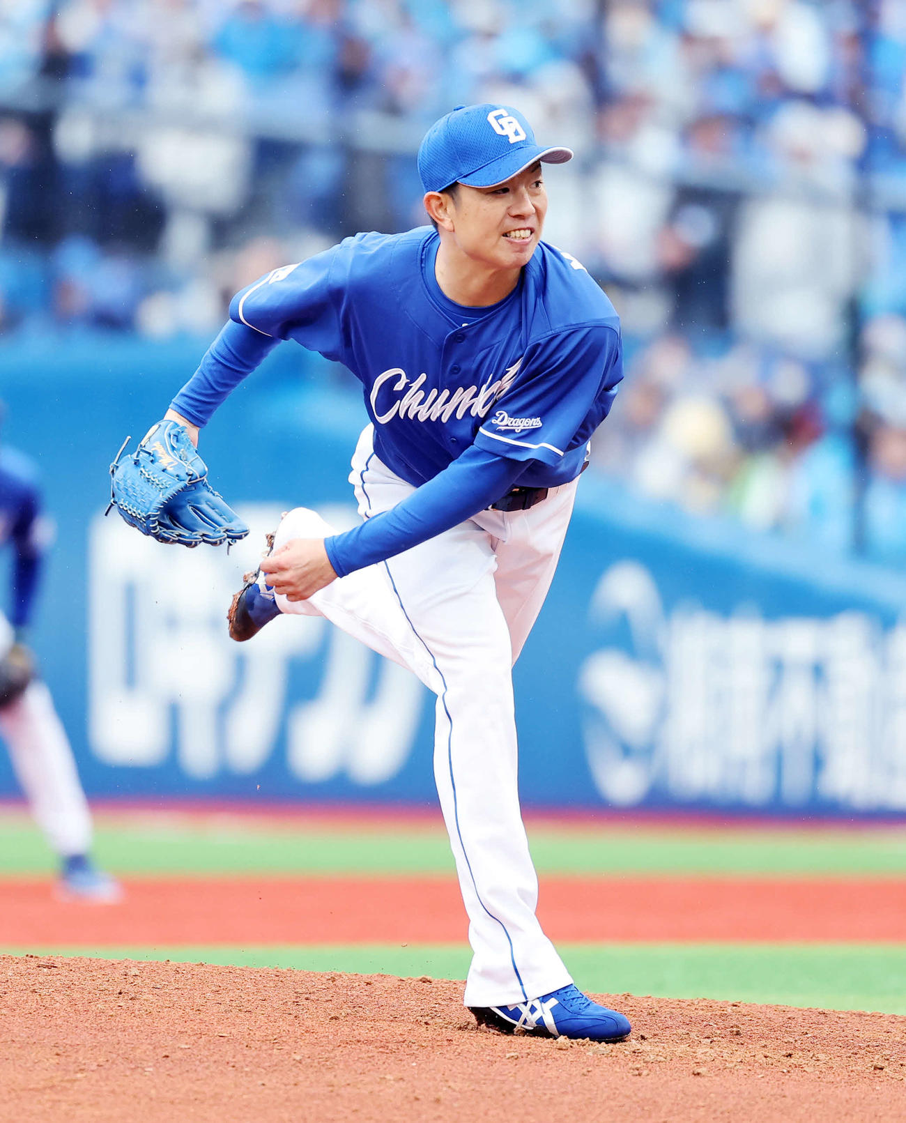 DeNA対中日　力投する中日先発の松葉（撮影・鈴木正人）　
