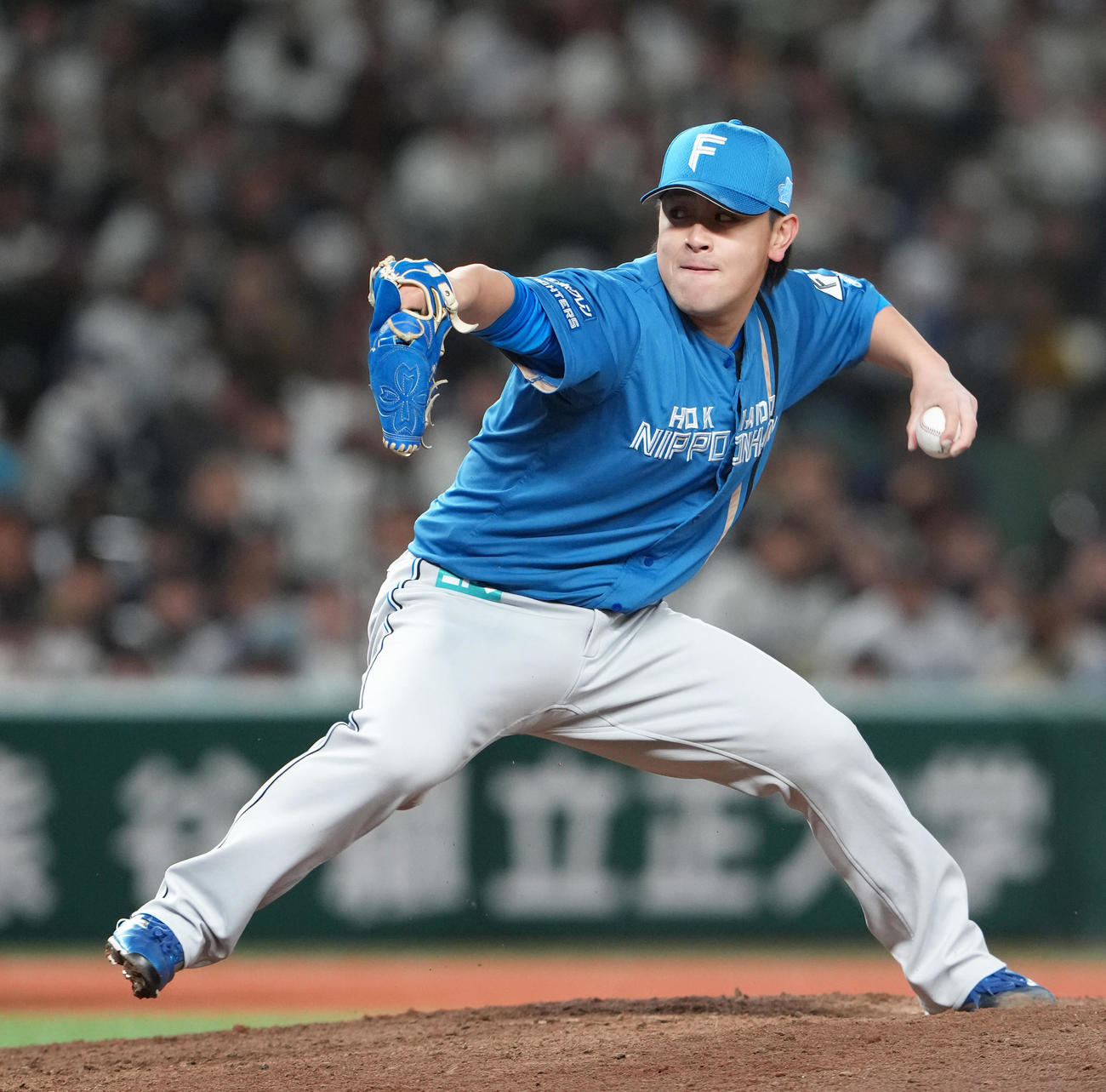 西武対日本ハム　8回途中から登板した日本ハム河野（撮影・足立雅史）