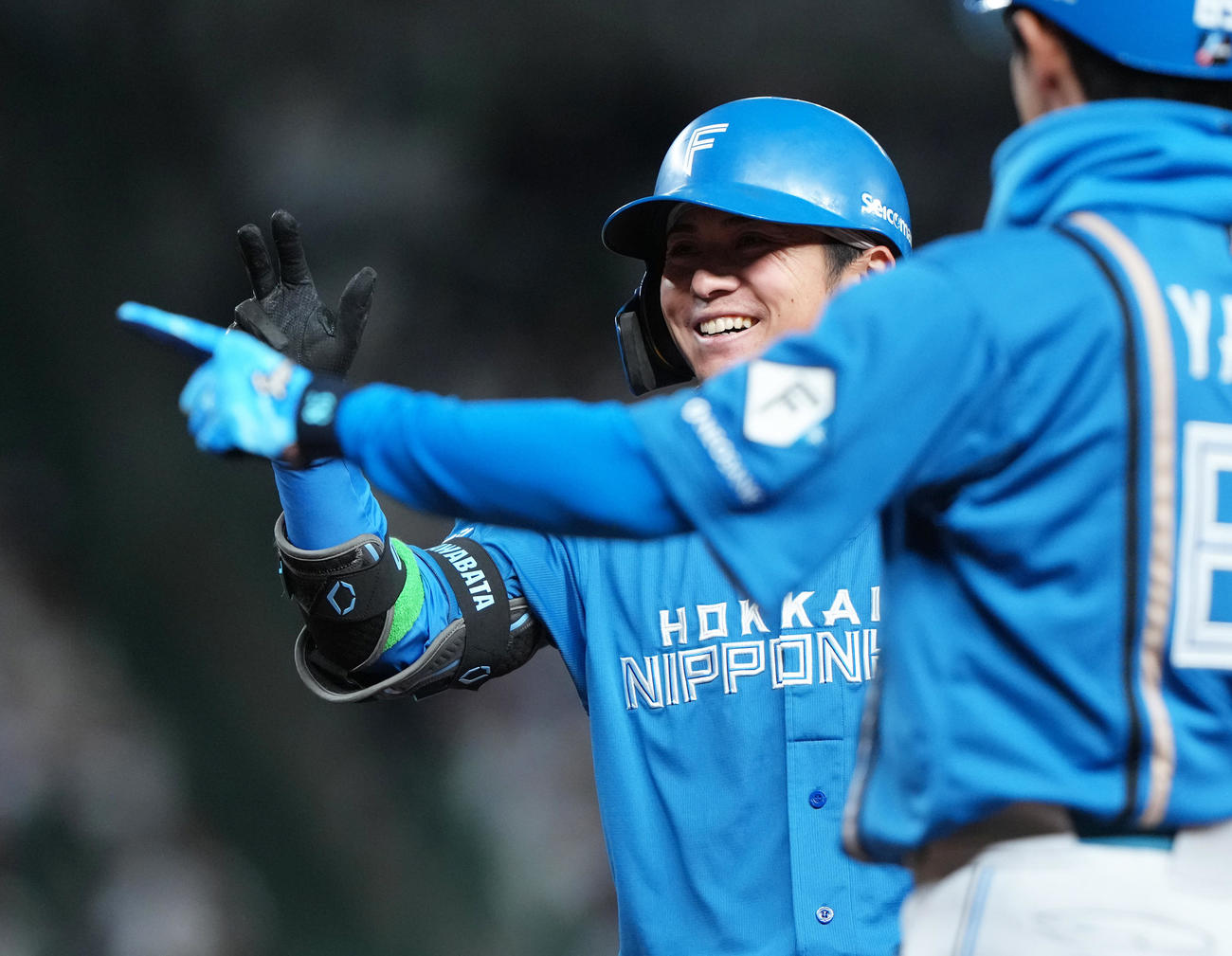 西武対日本ハム　10回表日本ハム2死二、三塁、上川畑は勝ち越しの適時打を放ち笑顔（撮影・足立雅史）