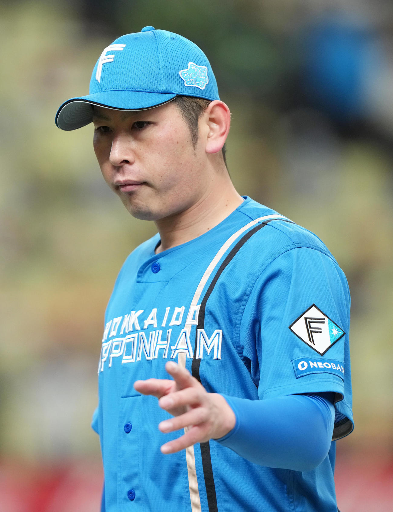 西武対日本ハム　初回を無失点終え、ベンチに戻る日本ハム先発の加藤貴（撮影・足立雅史）