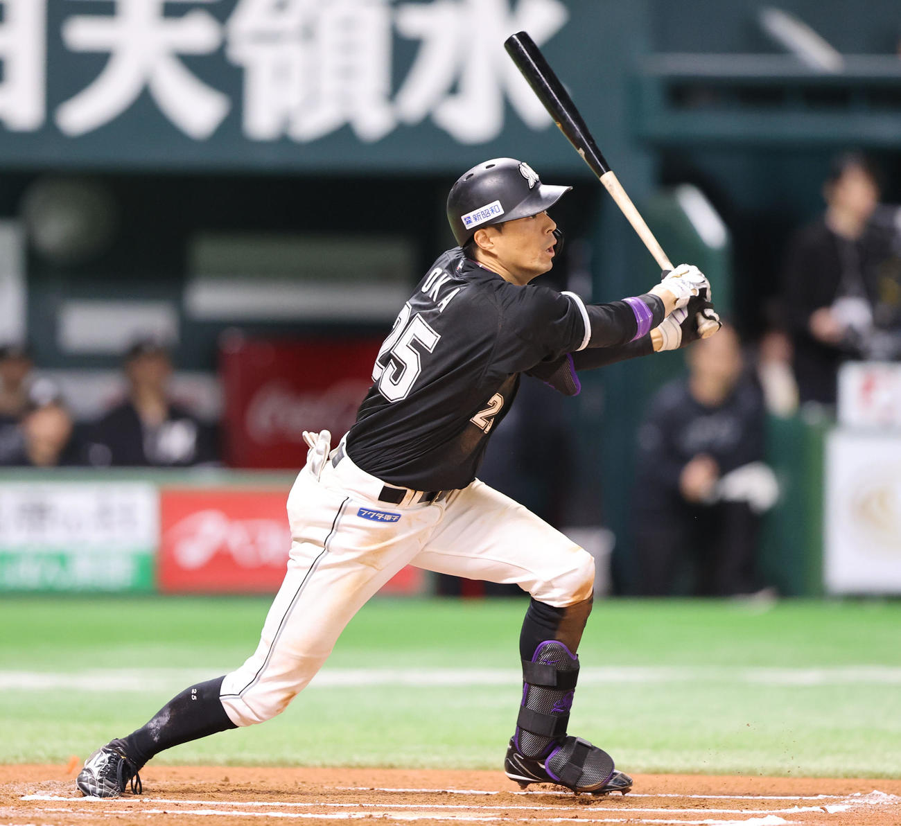 ソフトバンク対ロッテ　延長10回表ロッテ1死二塁、岡は右前に勝ち越し適時打を放つ（撮影・梅根麻紀）