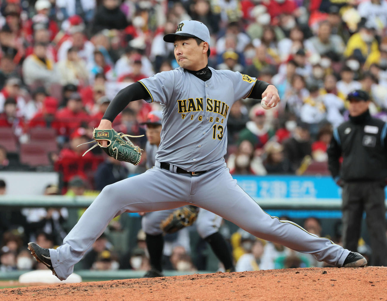 広島対阪神　9回裏広島、阪神6番手の岩崎（撮影・加藤孝規）