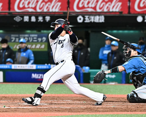 西武】ドラ2渡部聖弥プロ初打点も延長でフライ見失う…ボールを「探し