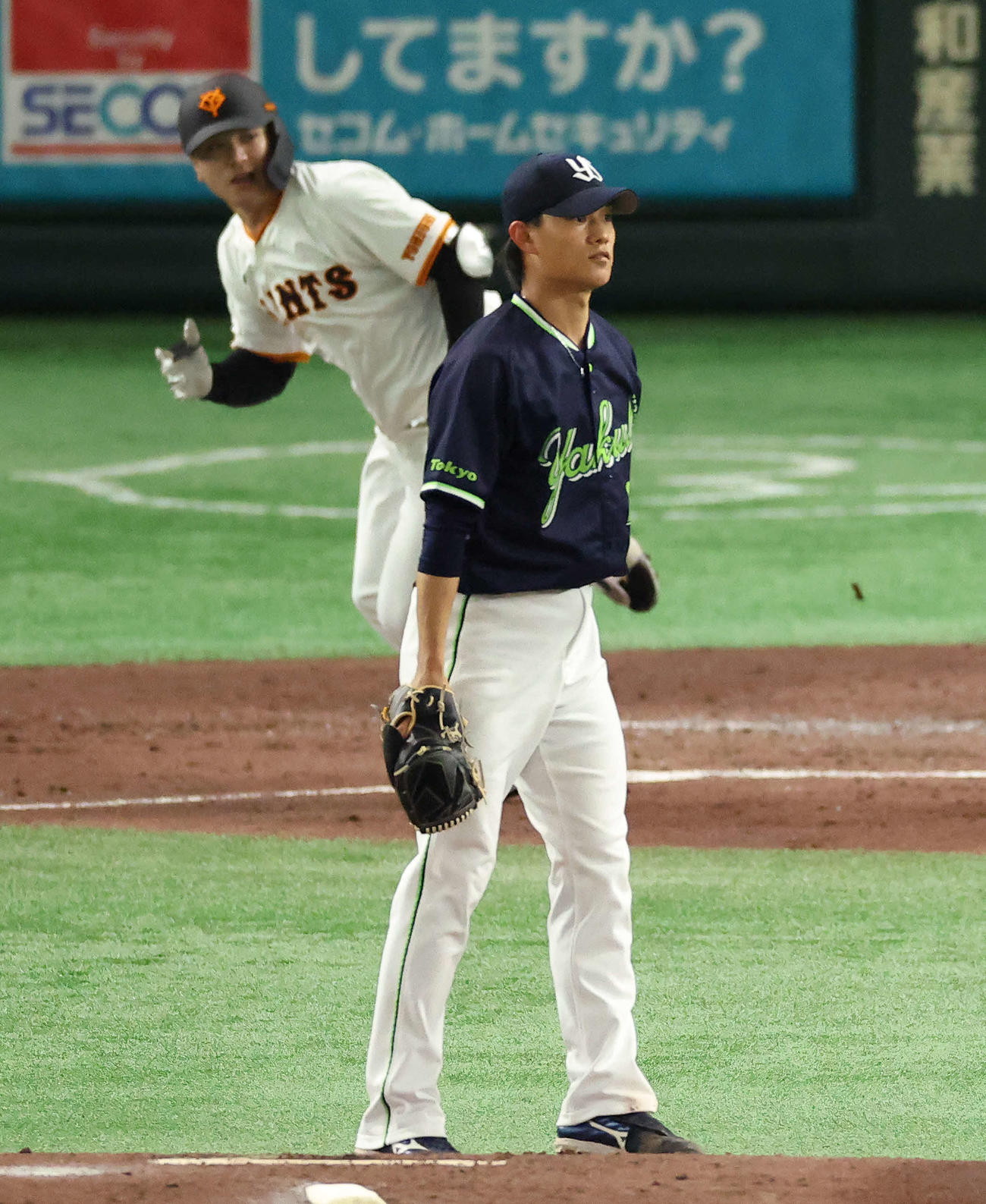 巨人対ヤクルト　2回裏巨人2死満塁、石川に左前先制適時打を浴びる高橋（撮影・河田真司）