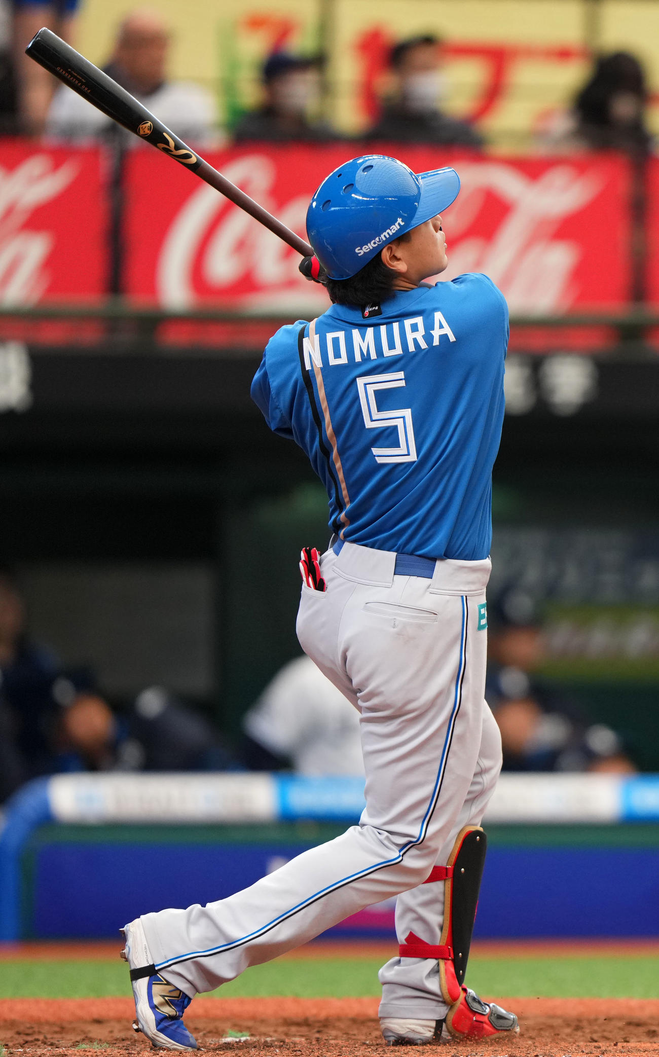 西武対日本ハム　3回表日本ハム1死一、二塁、左越え3点本塁打を放つ野村（撮影・横山健太）