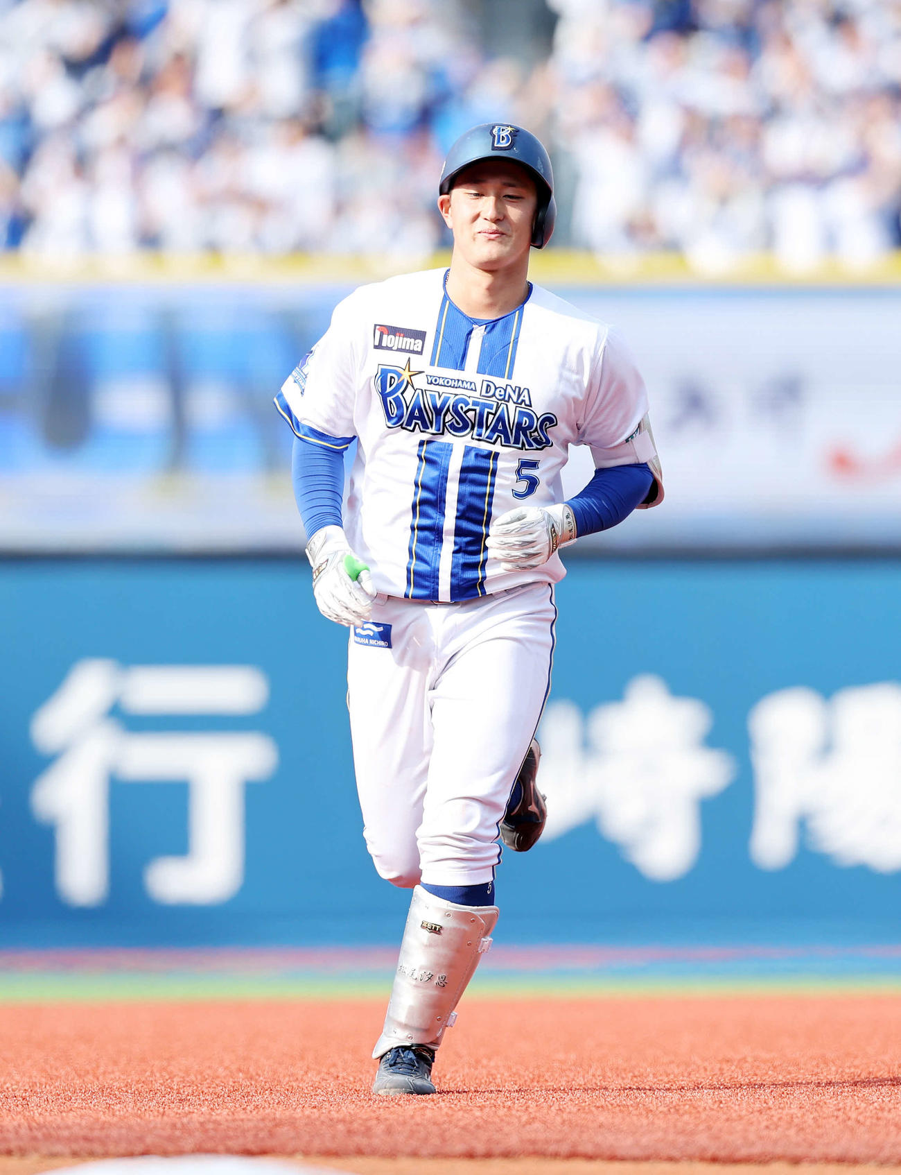 DeNA対中日　5回裏DeNA無死、松尾は左越えソロ本塁打を放つ（撮影・鈴木正人）　