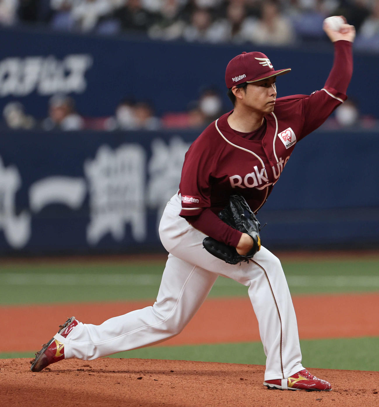 オリックス対楽天　楽天先発の辛島（撮影・西尾就之）