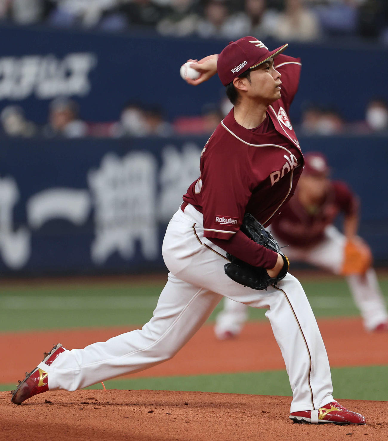オリックス対楽天　楽天先発の辛島（撮影・西尾就之）