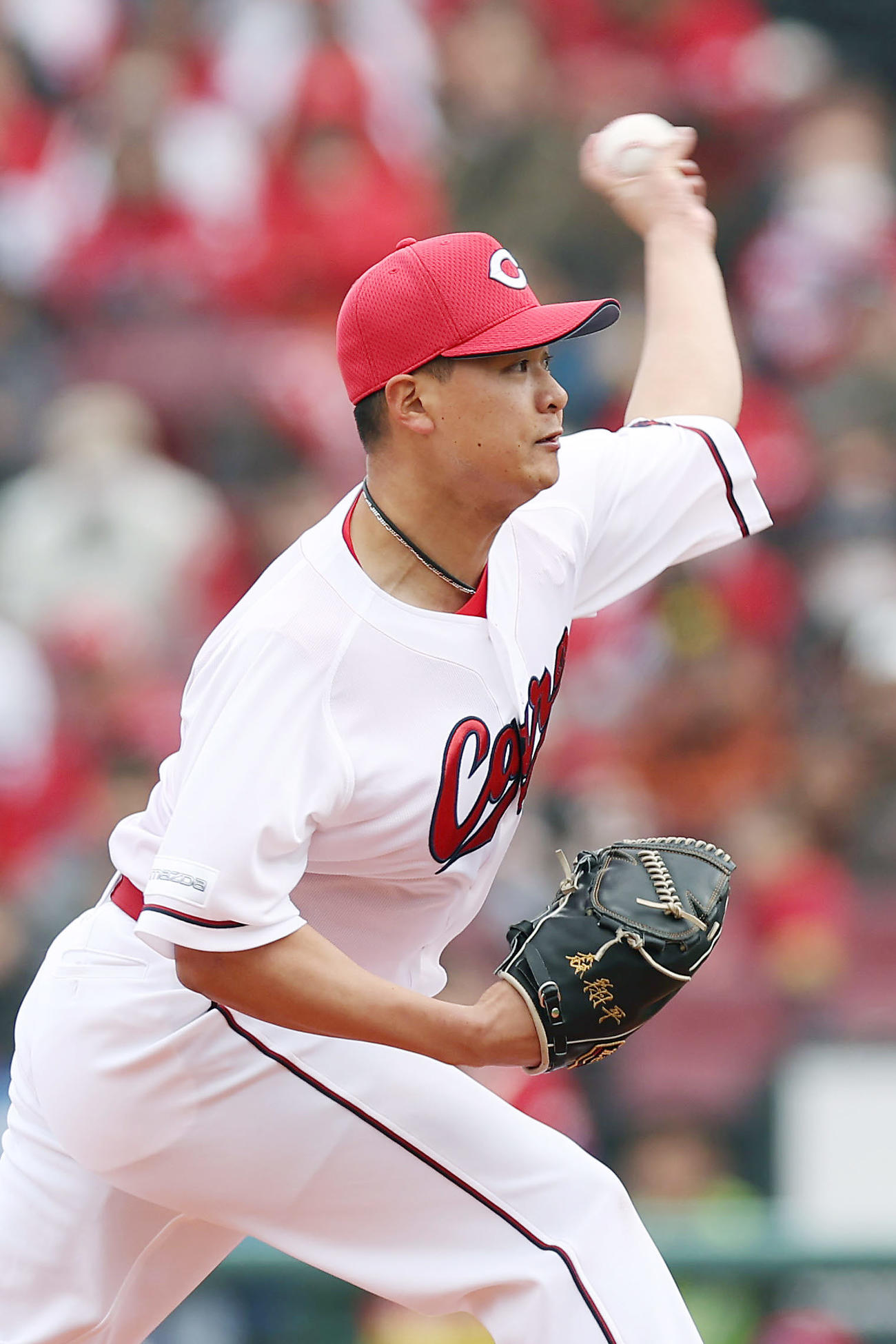 広島対阪神　力投する広島先発の森（撮影・前田充）