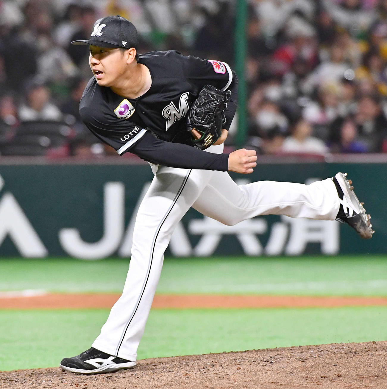 ソフトバンク対ロッテ　7回裏から登板した、ロッテ2番手の木村（撮影・岩下翔太）